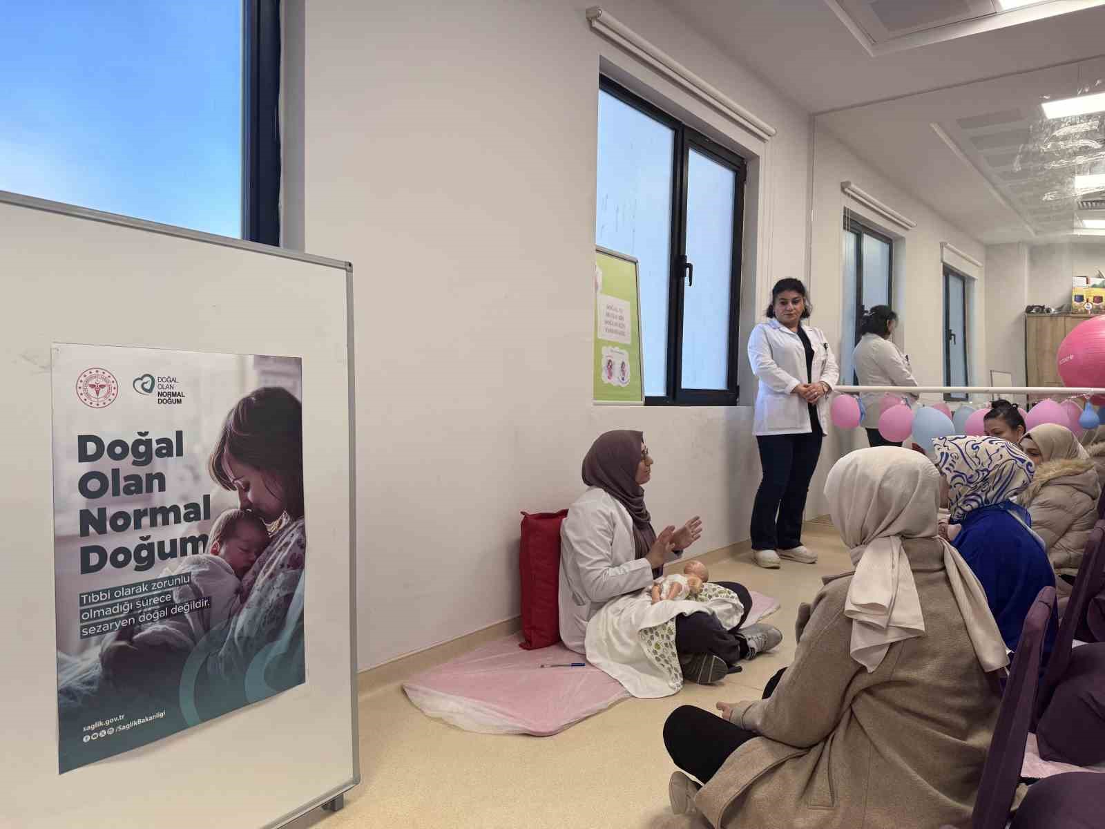 Mardin’de gebe okulunda anne adayları ve annelere eğitim
