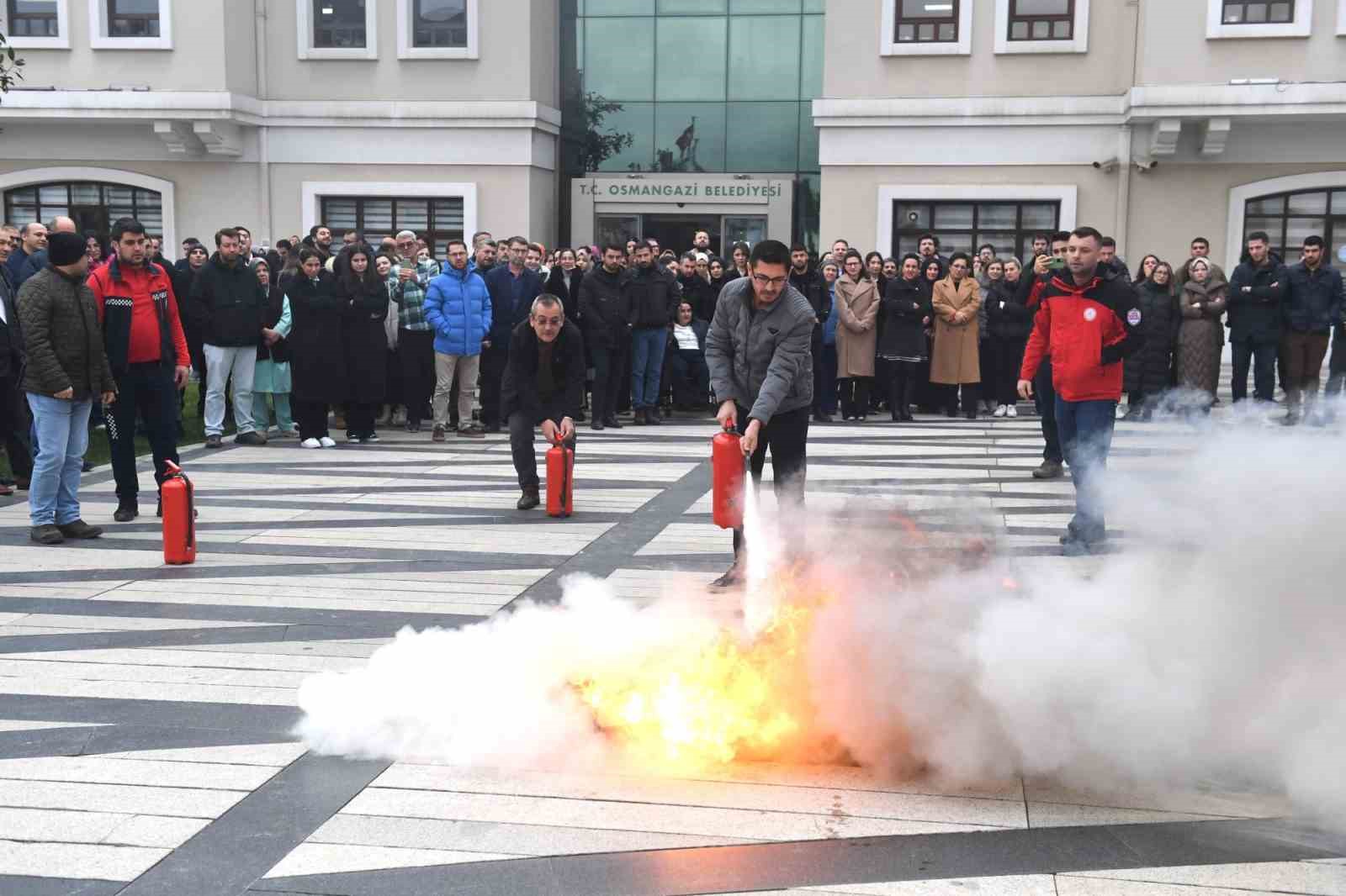 Osmangazi’de başarılı deprem ve yangın tatbikatı
