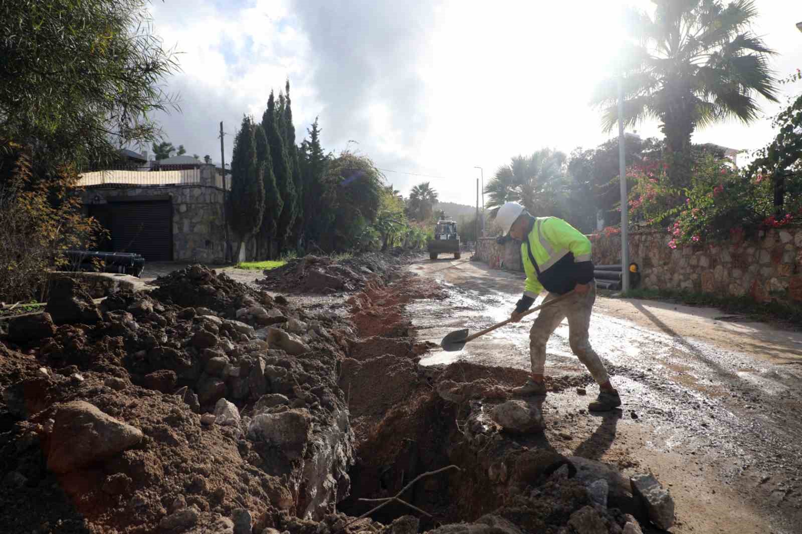 Bodrum’da su kesintilere neden olan hatlar yenileniyor
