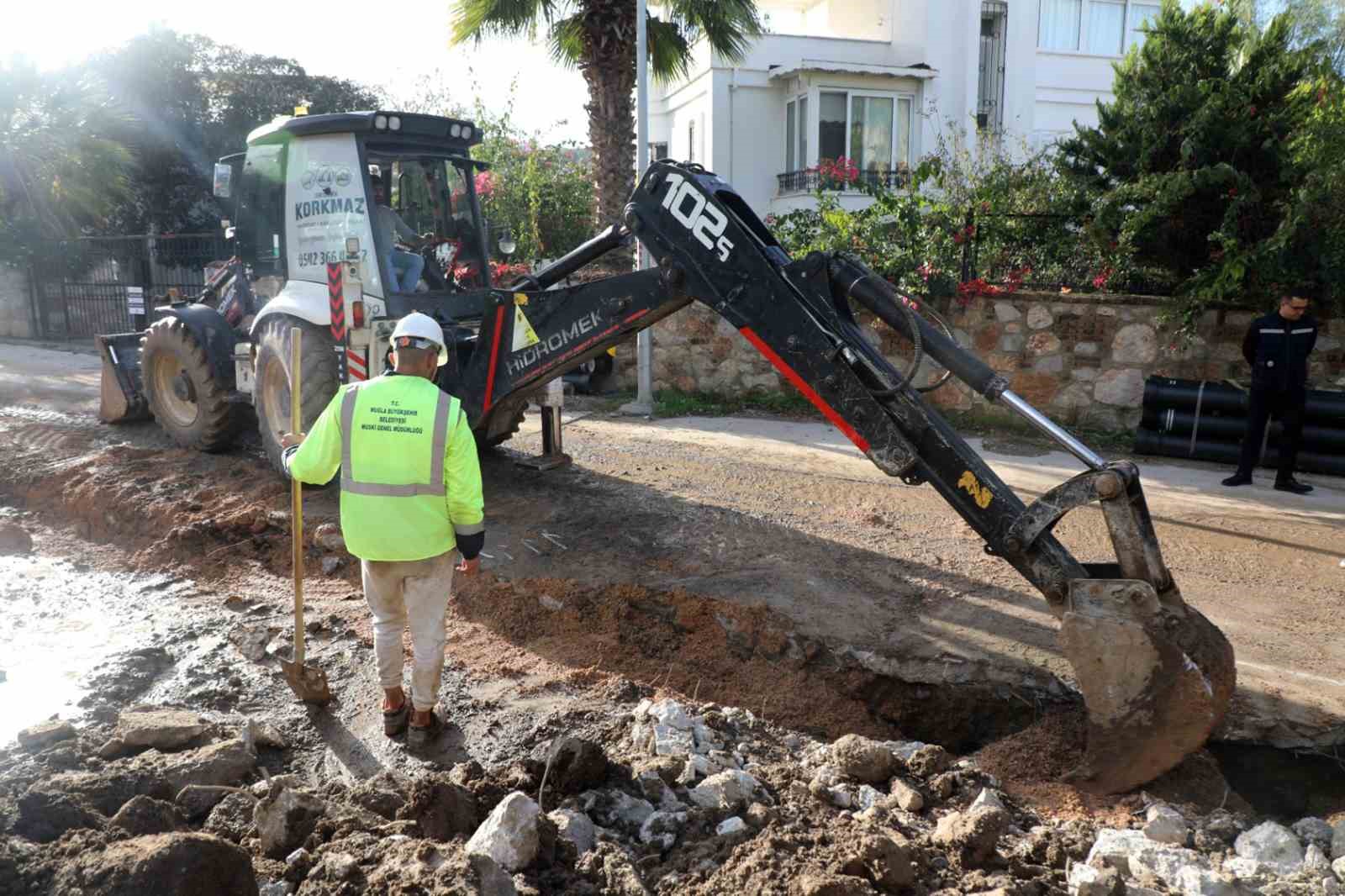 Bodrum’da su kesintilere neden olan hatlar yenileniyor
