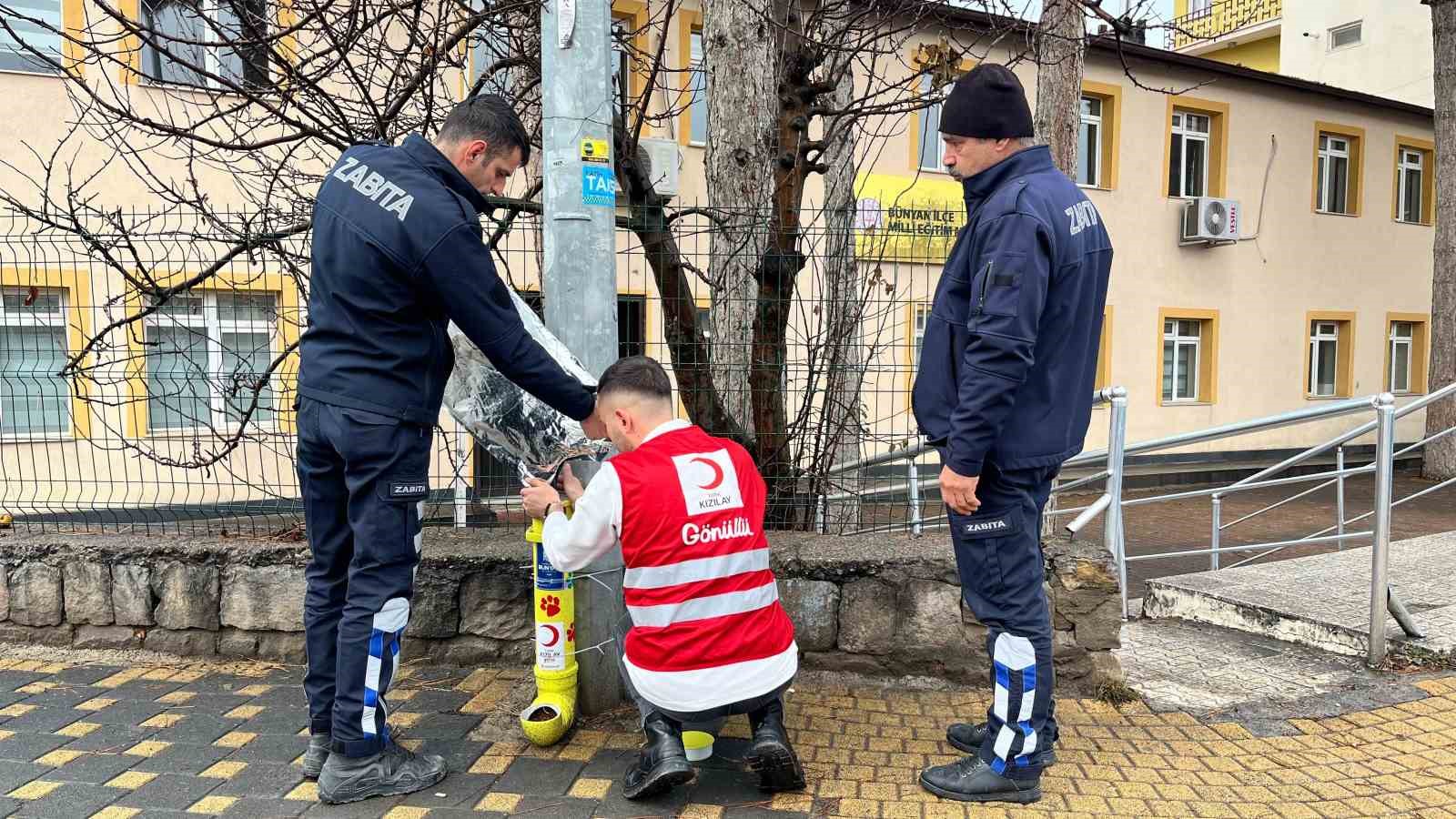 Kış günlerinde Bünyan’da sokak hayvanlarına umut eli
