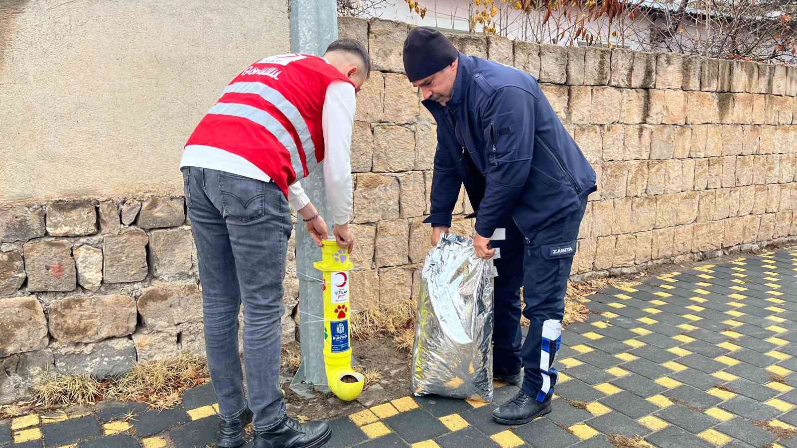 Kış günlerinde Bünyan’da sokak hayvanlarına umut eli
