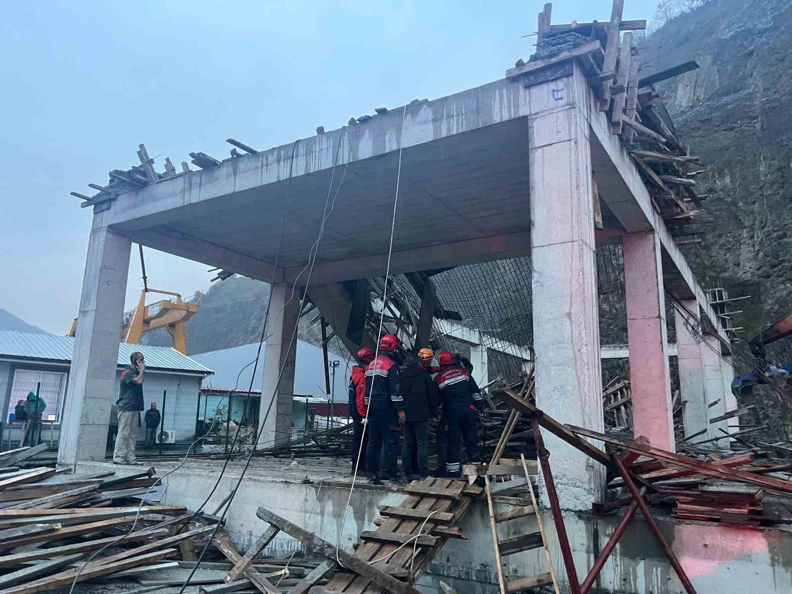 Trabzon’da bir inşaatın iskelesi çöktü: 1 kayıp, 3 yaralı
