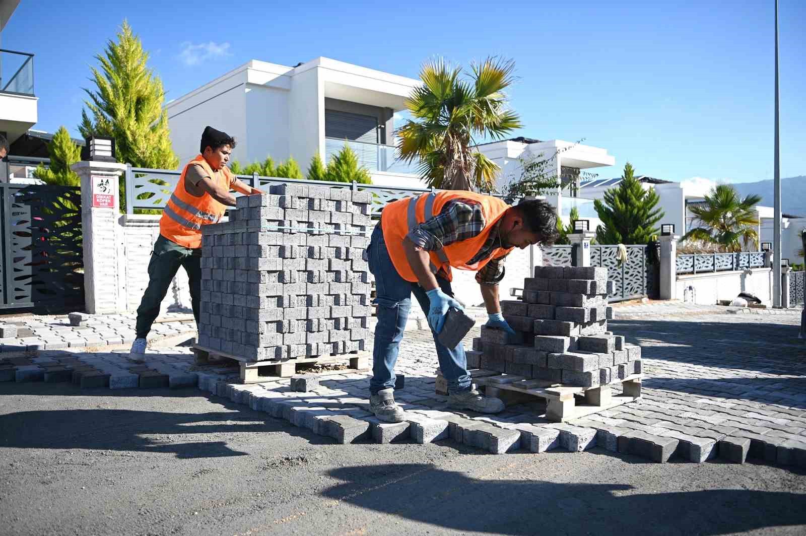 Kuşadası Belediyesi’nden Soğucak’ta yol yapım çalışması
