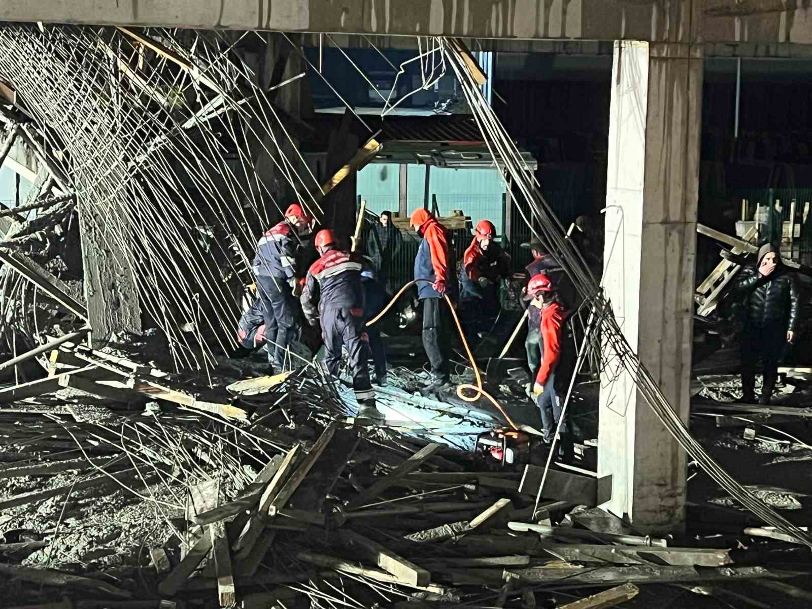 Trabzon’da çöken inşaat iskelesinin altında kalan işçiyi arama çalışmaları sürüyor
