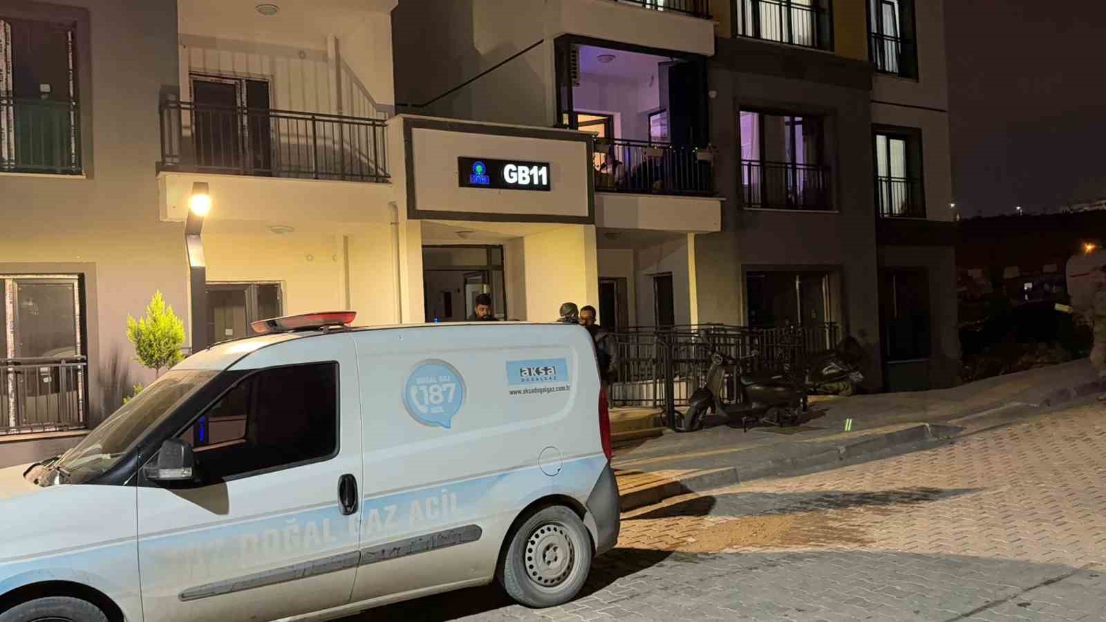 Anne ve 3 çocuğunun öldüğü apartmandaki 21 kişi doğalgaz zehirlenmesi şüphesiyle tedavi altına alındı
