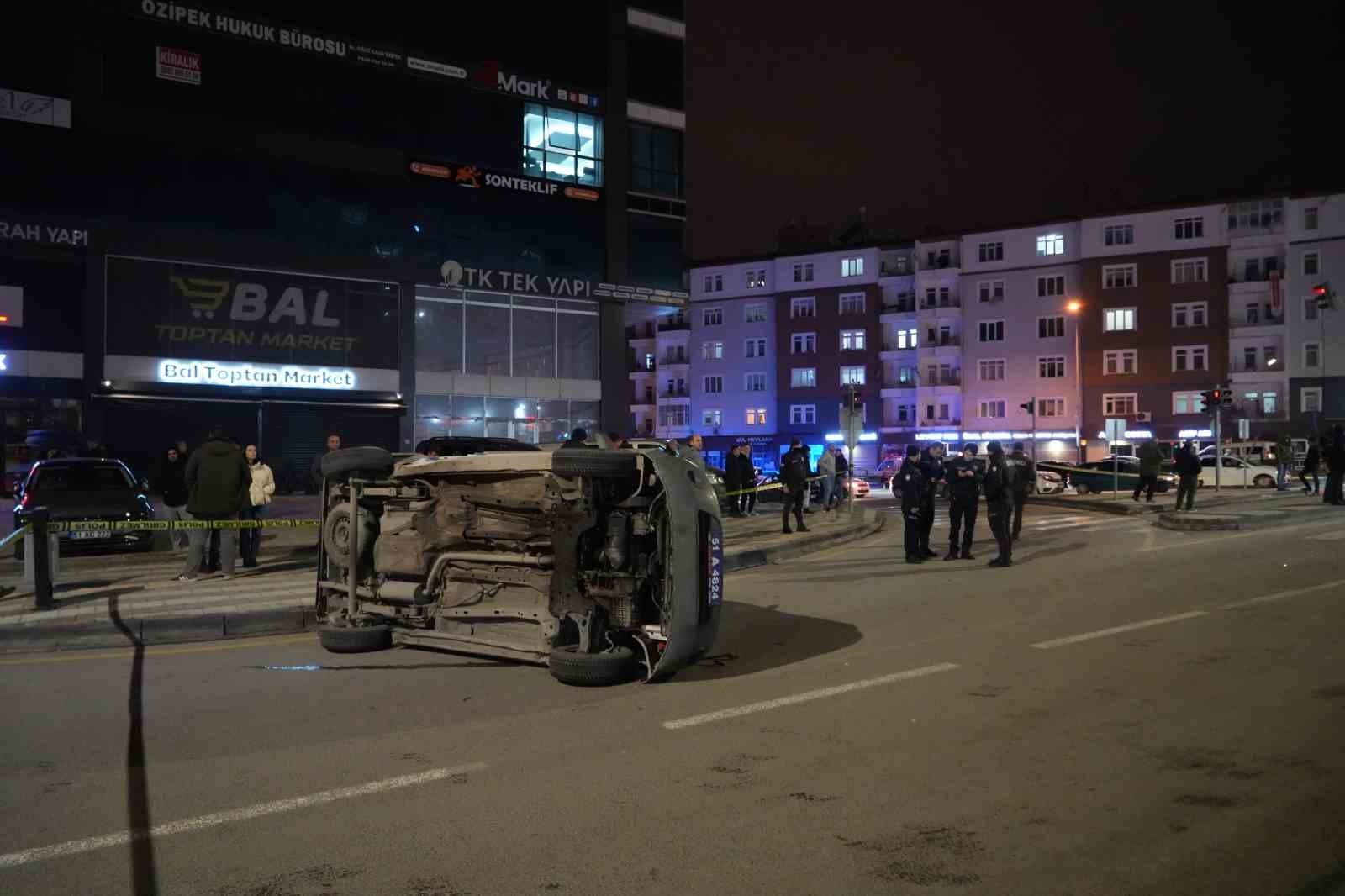 Niğde’de polis otosu ile otomobil çarpıştı: 6 yaralı
