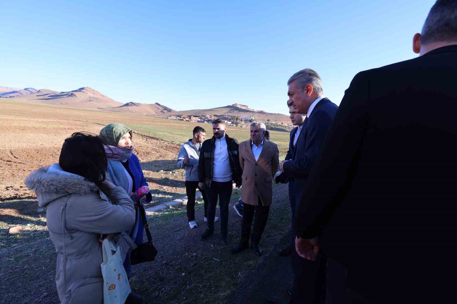 Mardin’de öğretmen servisi ile otomobil çarpıştı: 12 yaralı
