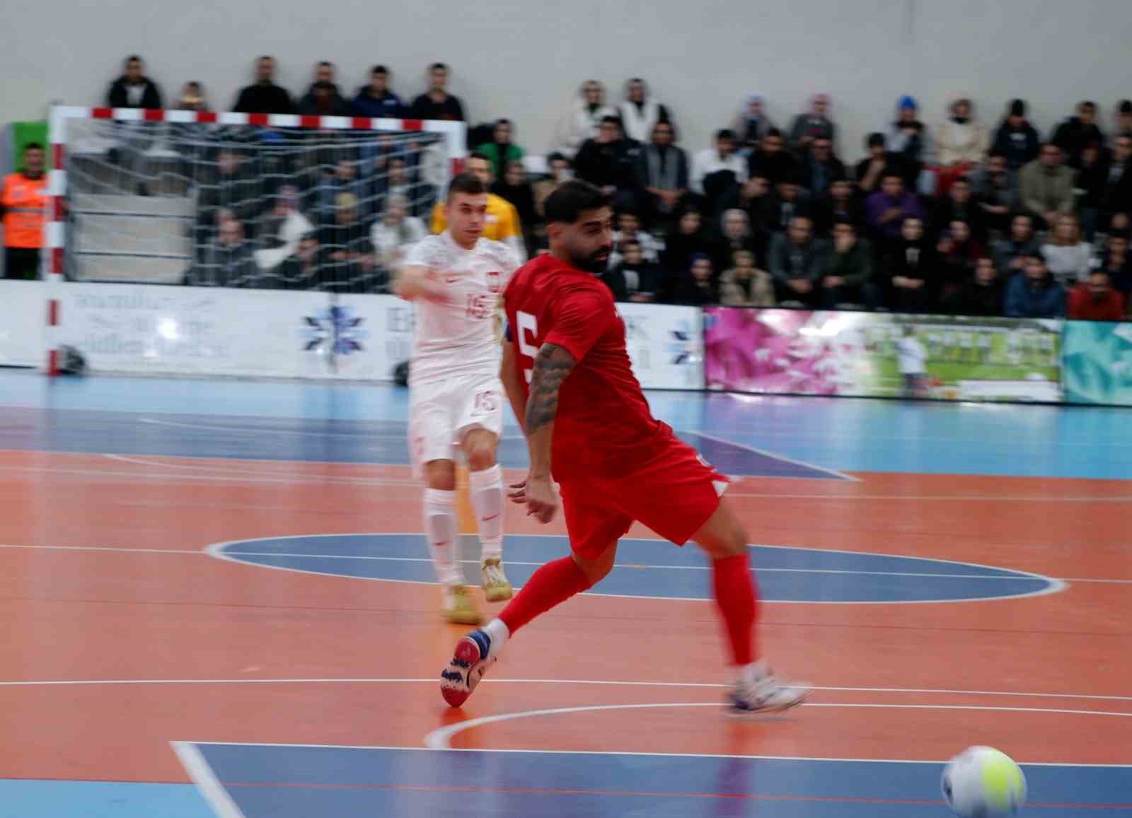 Futsal Milli Takımı grup elemelerine mağlubiyetle başladı
