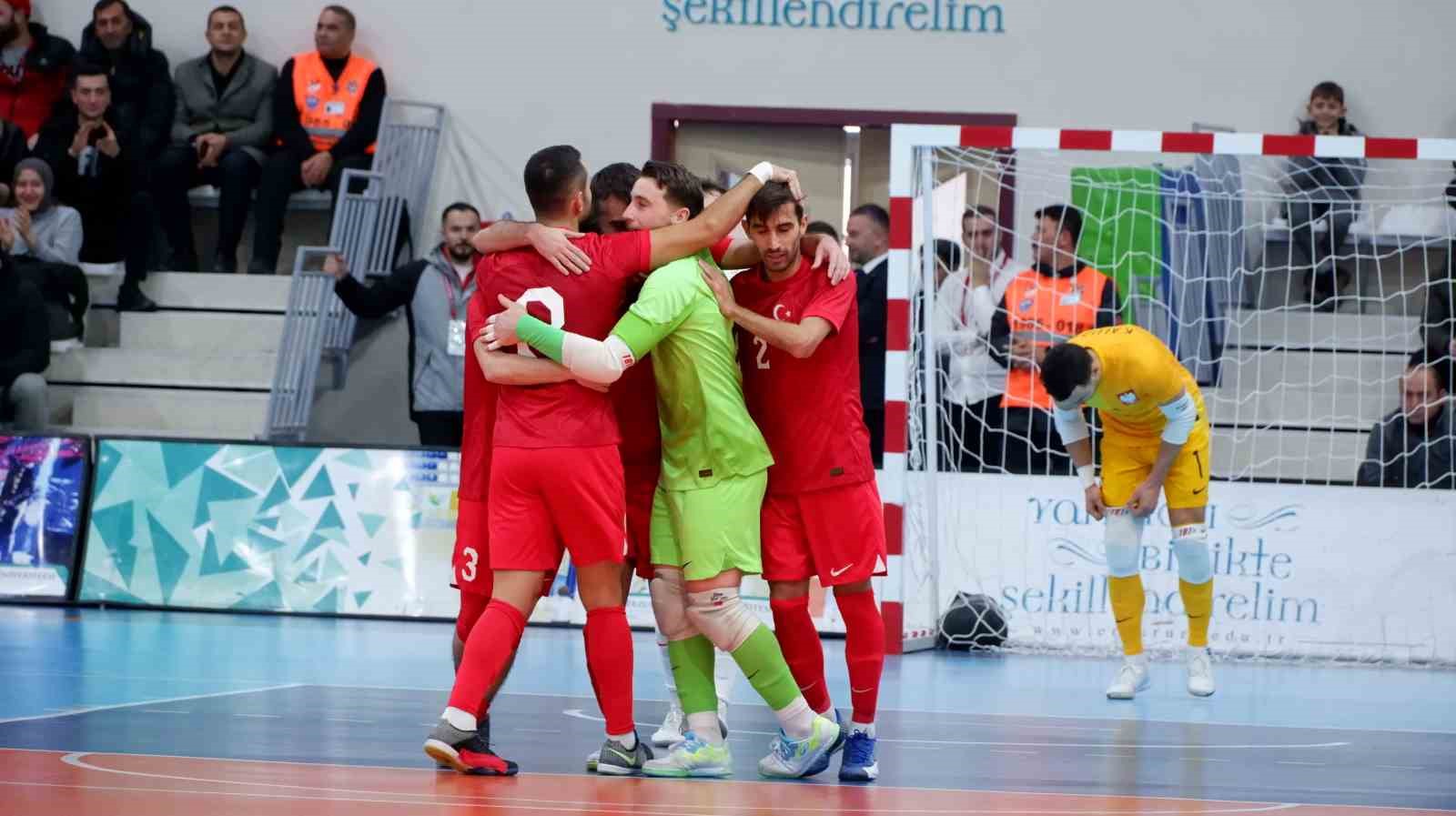 Futsal Milli Takımı grup elemelerine mağlubiyetle başladı
