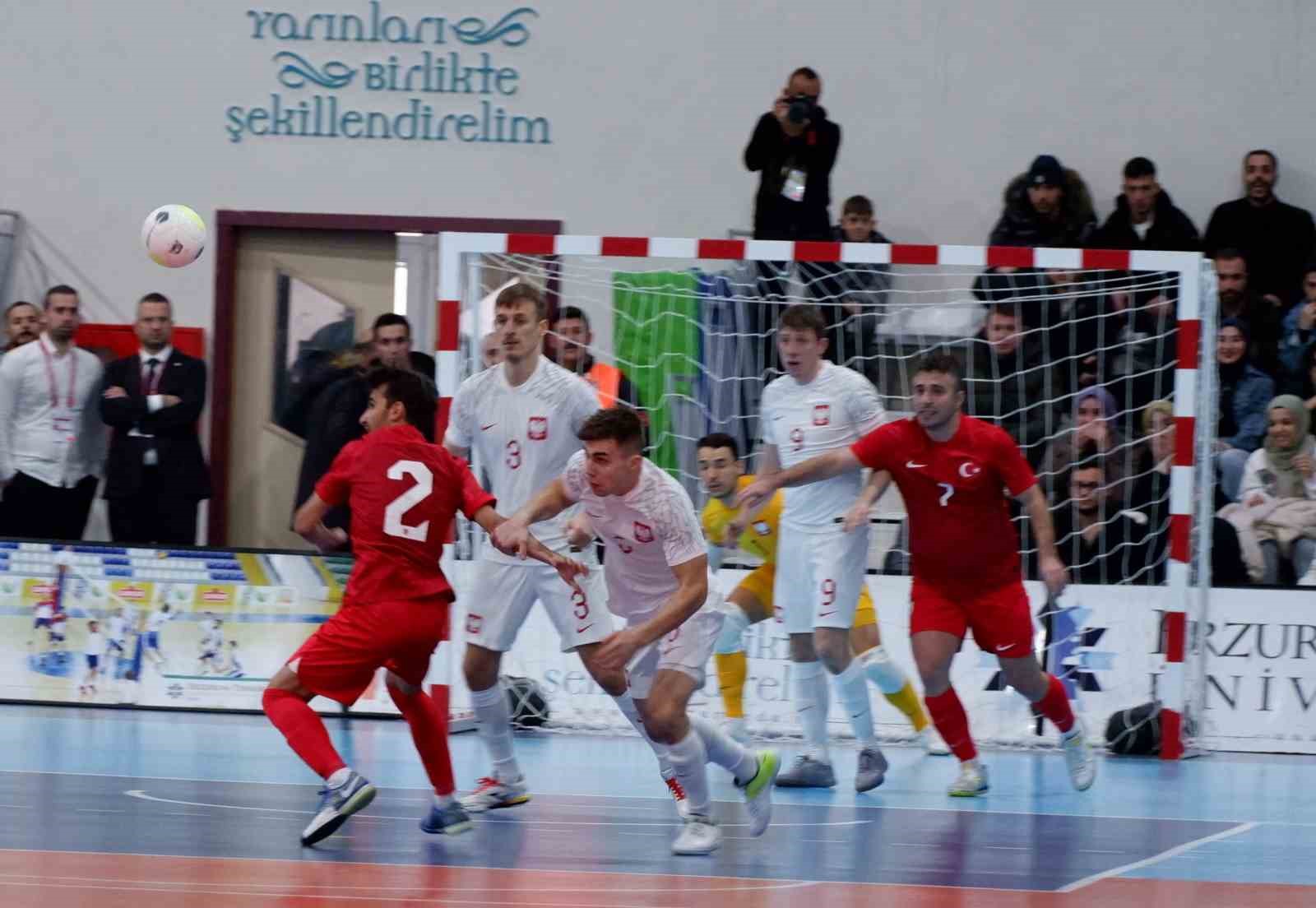 Futsal Milli Takımı grup elemelerine mağlubiyetle başladı
