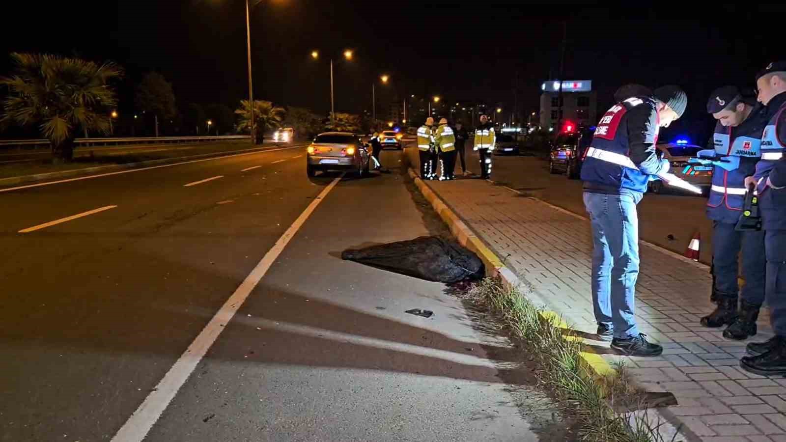 Kardeşini kazadan korumak isteyen ağabey, otomobilin çarpmasıyla hayatını kaybetti
