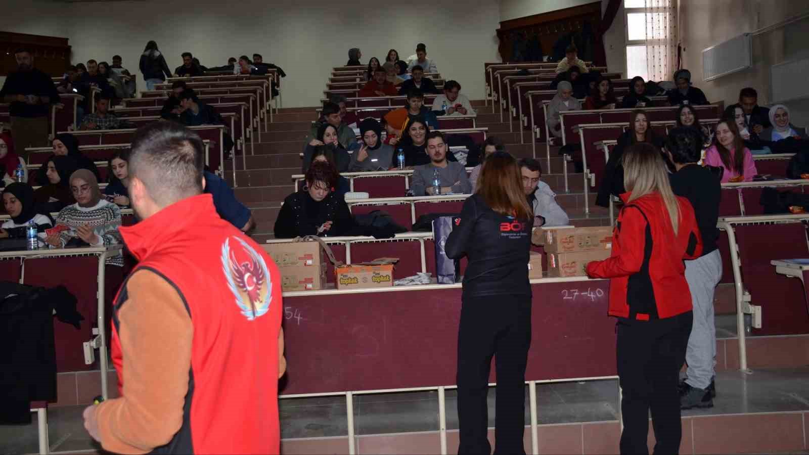 Öğrenciler ‘Gençlik ve güvenli gelecek’ projesi kapsamında bilgilendiriliyor
