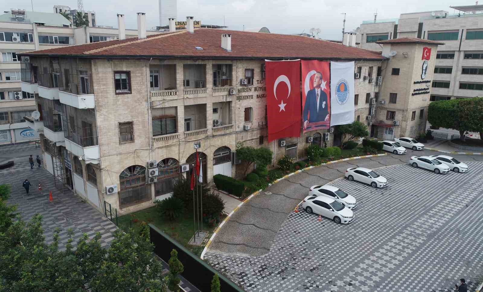 Mersin’de ’Kent Müzesi’ yapılacak Taş Bina’da restorasyon çalışmaları sürüyor
