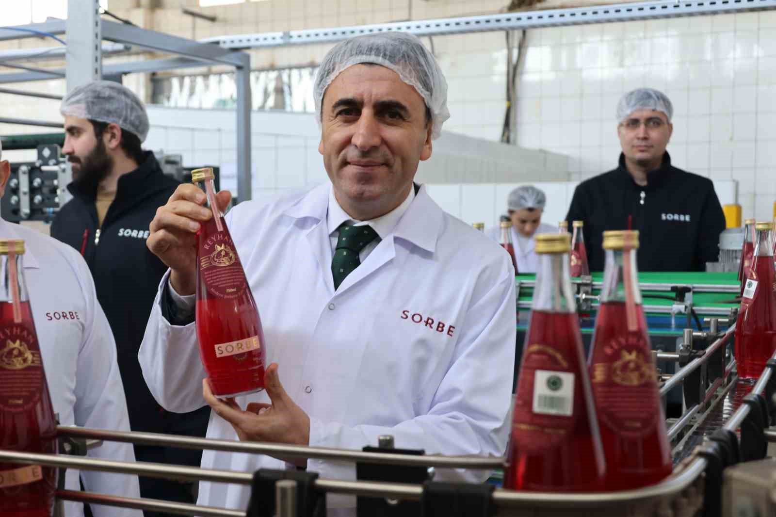 Geleneksel bitki ve baharatlardan aylık 600 ton içecek üretiyorlar
