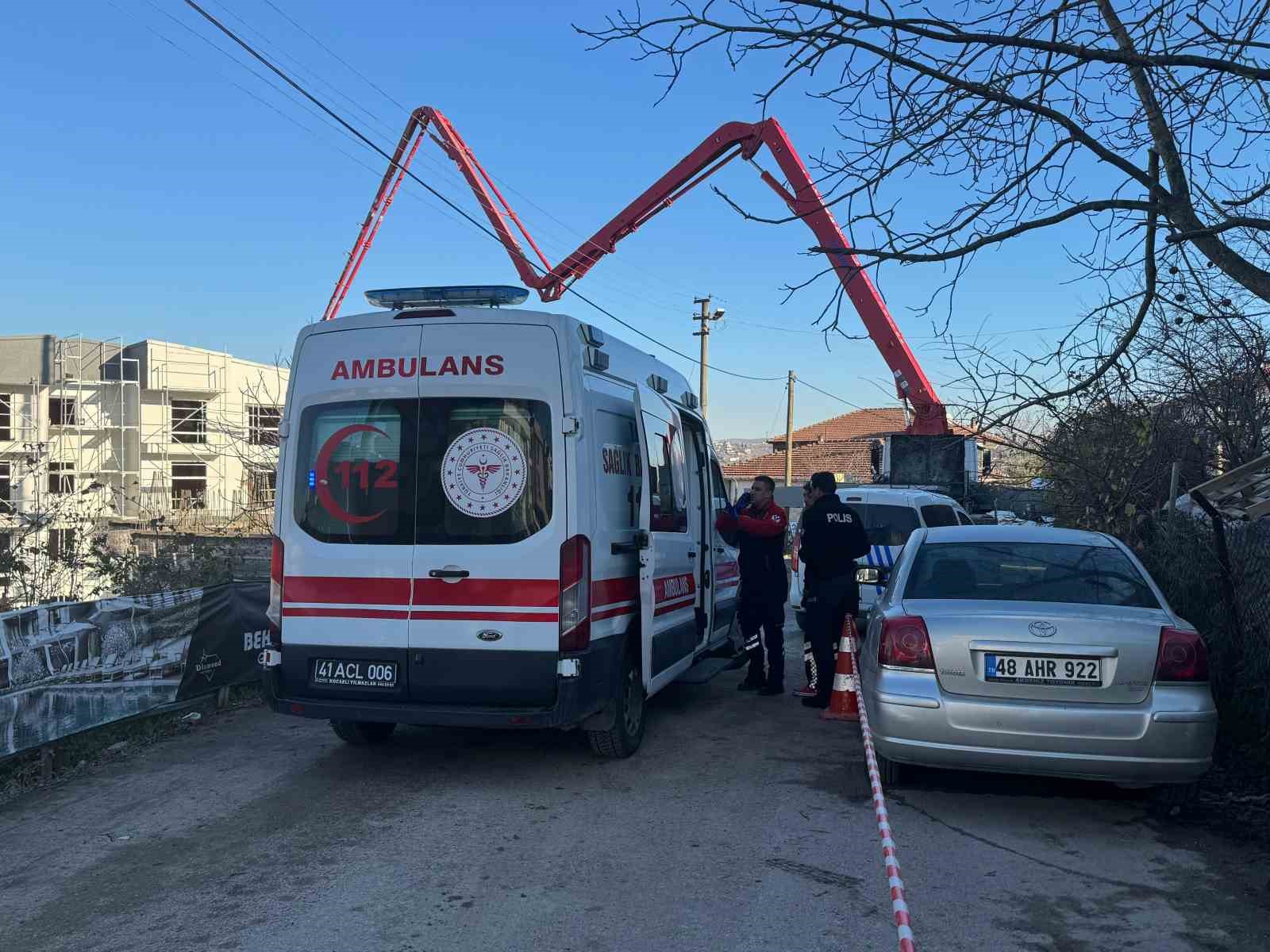 Lastik bomba gibi patladı: 2 yaralı
