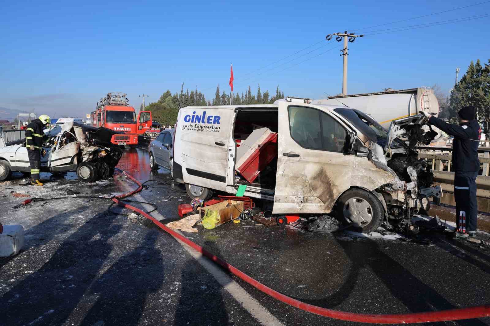 Muğla’da zincirleme kaza: 1’i ağır 7 yaralı
