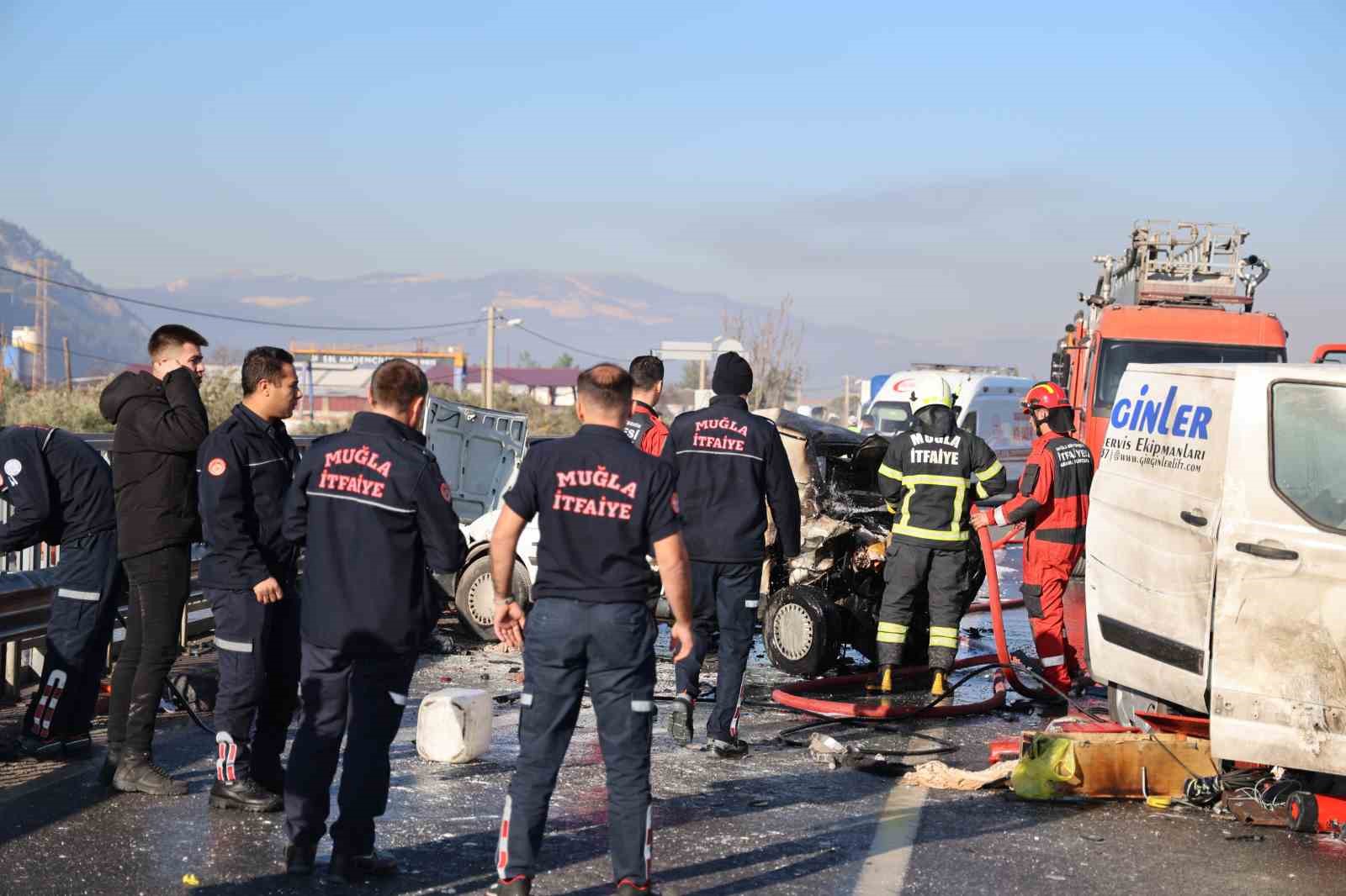 Muğla’da zincirleme kaza: 1’i ağır 7 yaralı
