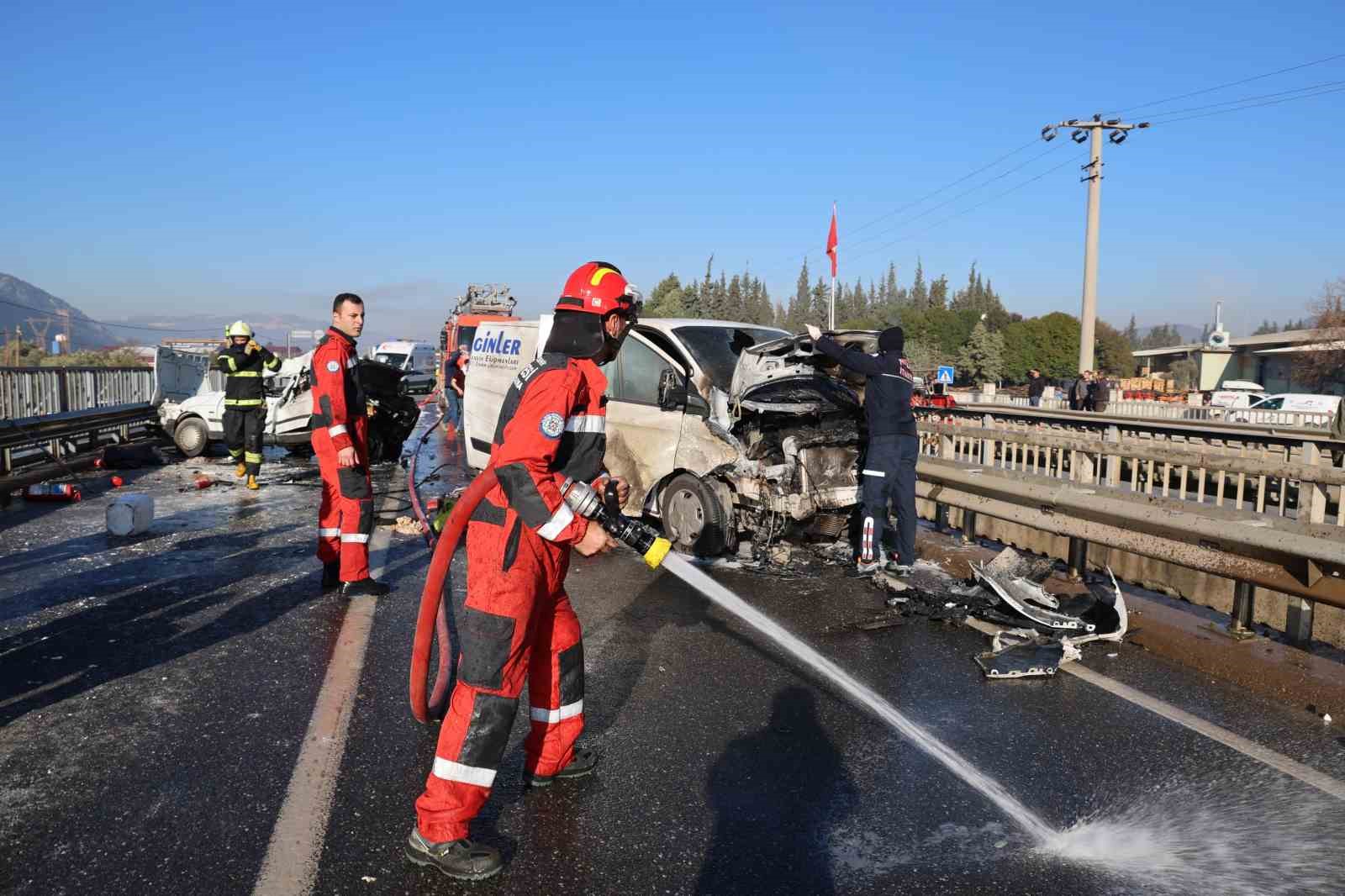 Muğla’da zincirleme kaza: 1’i ağır 7 yaralı
