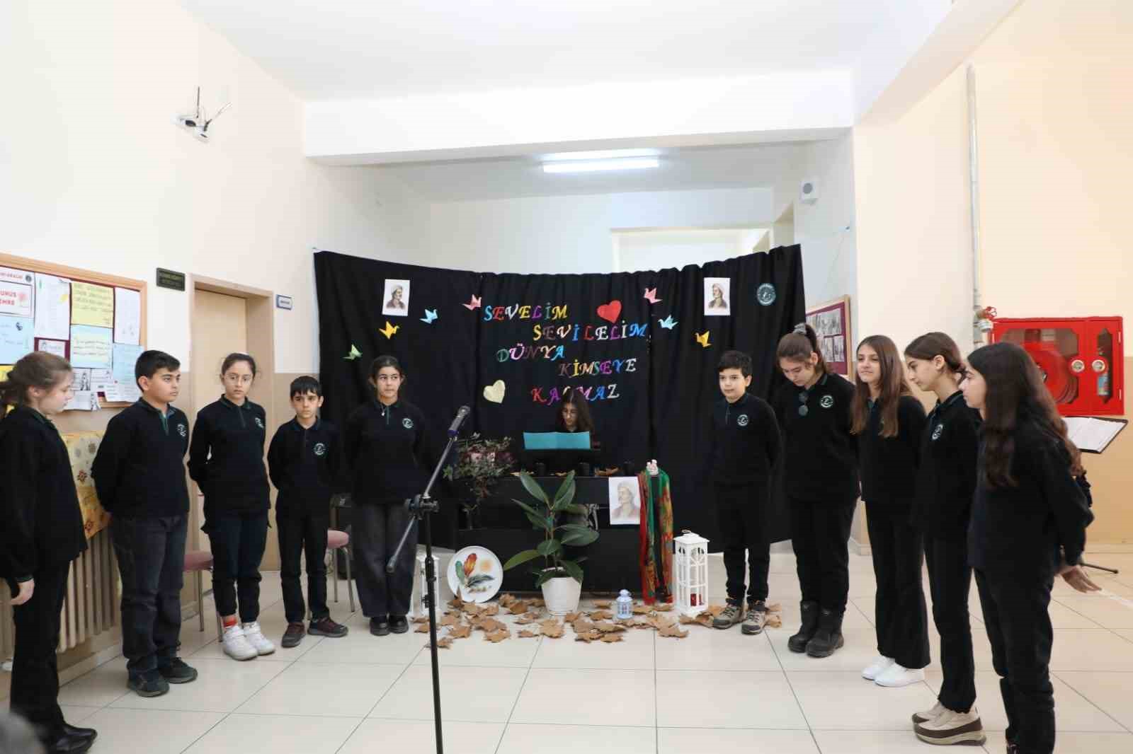 Tunceli’de ’Yunus Emre’ ilmek ilmek anlatıldı
