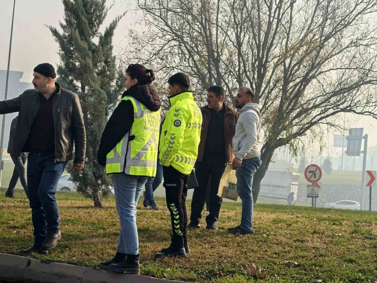 Sunta yüklü tır devrildi
