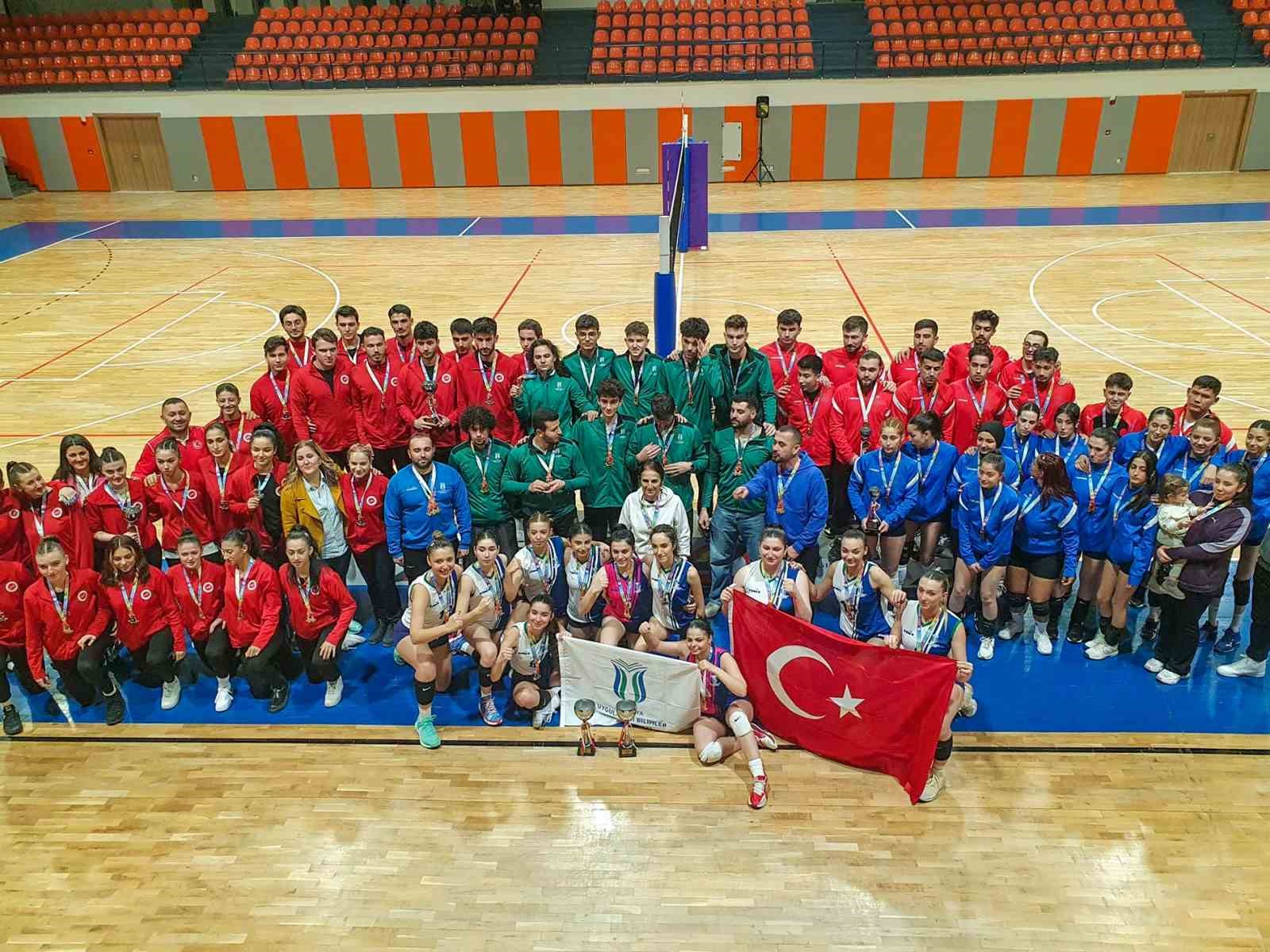 Kadın ve erkek voleybolda bölgesel lig şampiyonu SUBÜ oldu
