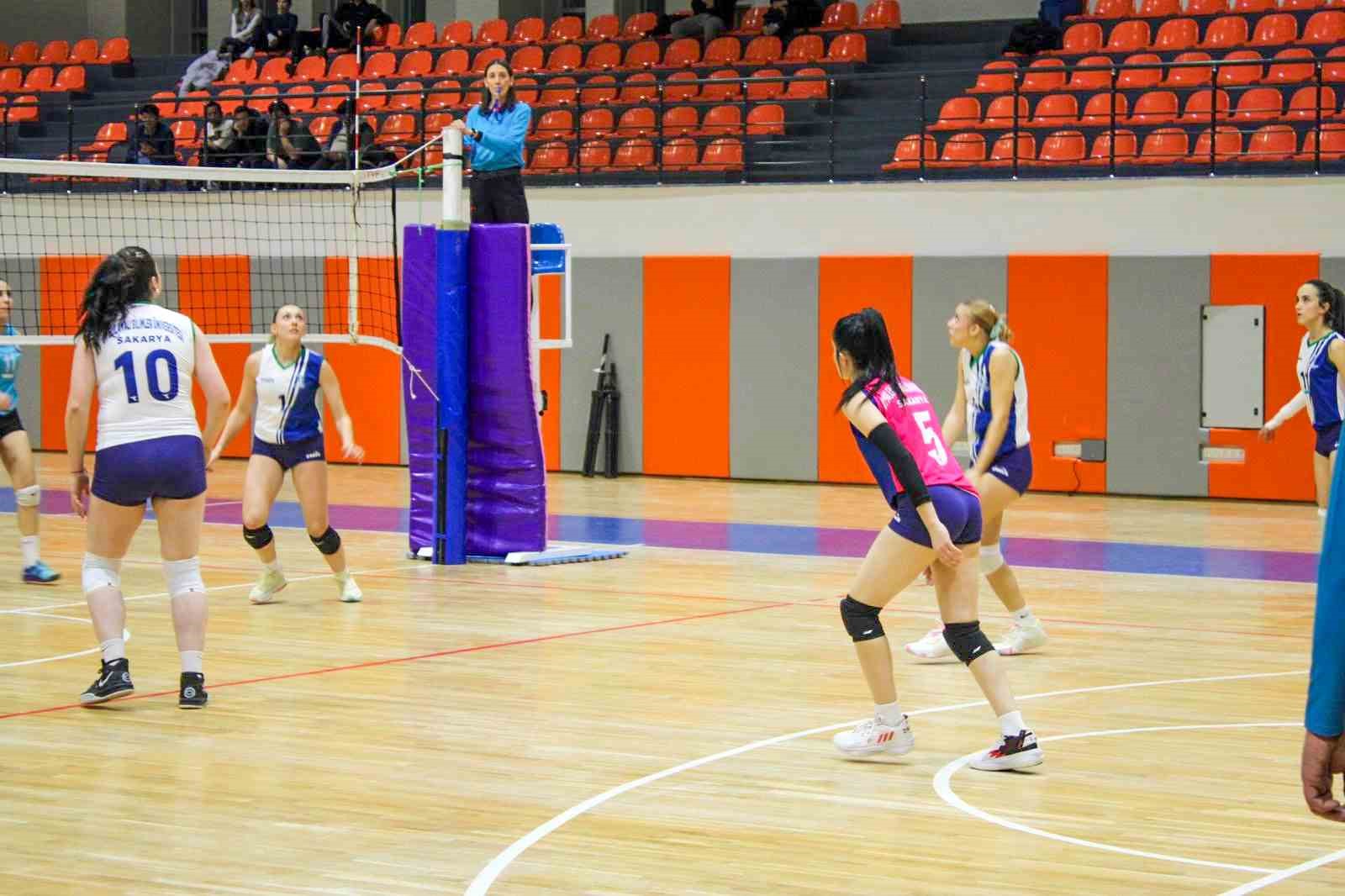 Kadın ve erkek voleybolda bölgesel lig şampiyonu SUBÜ oldu
