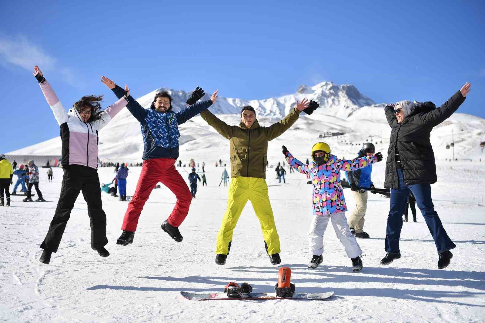 Erciyes’i 2 haftada 200 bin kişi ziyaret etti
