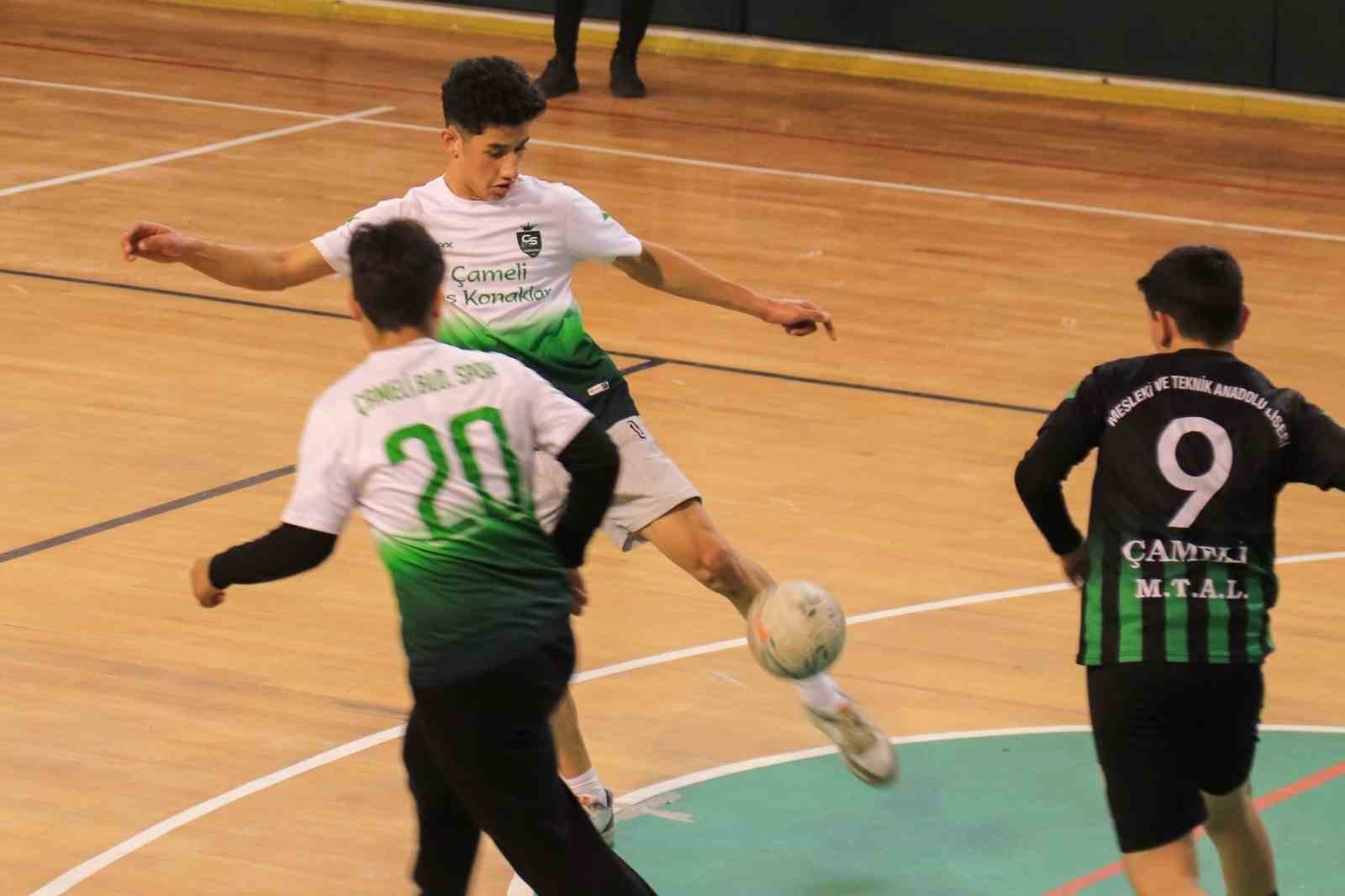 Çameli futsal turnuvasında şampiyonlar belirlendi
