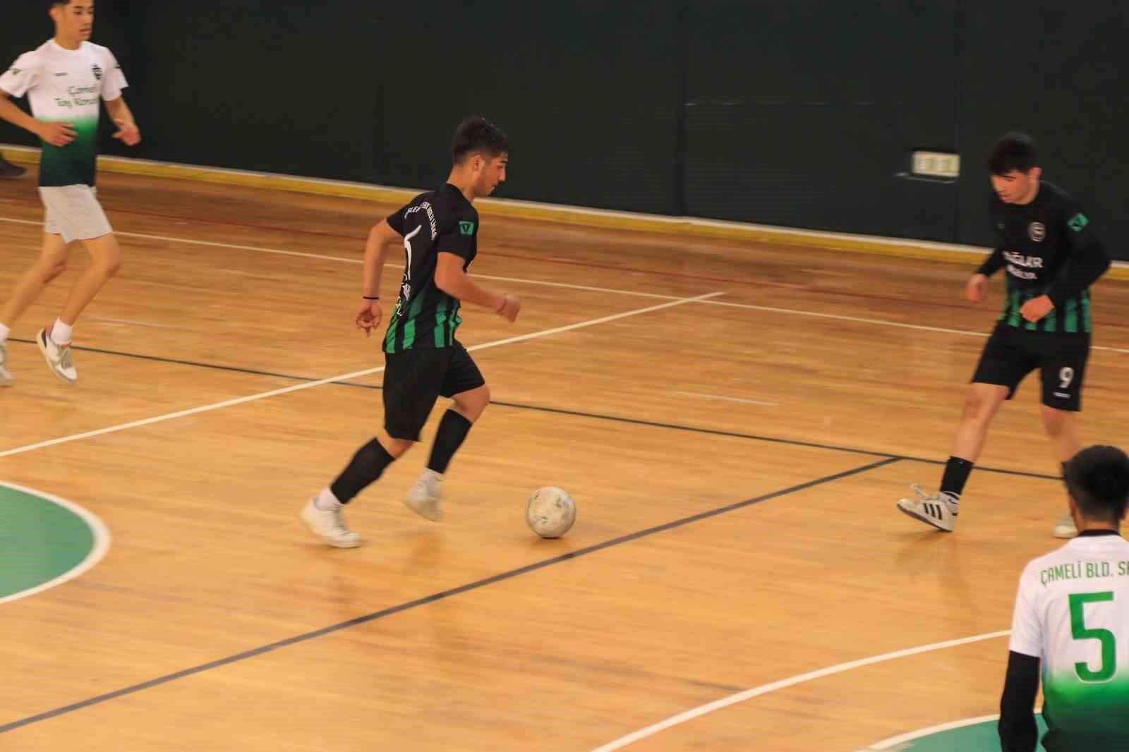 Çameli futsal turnuvasında şampiyonlar belirlendi
