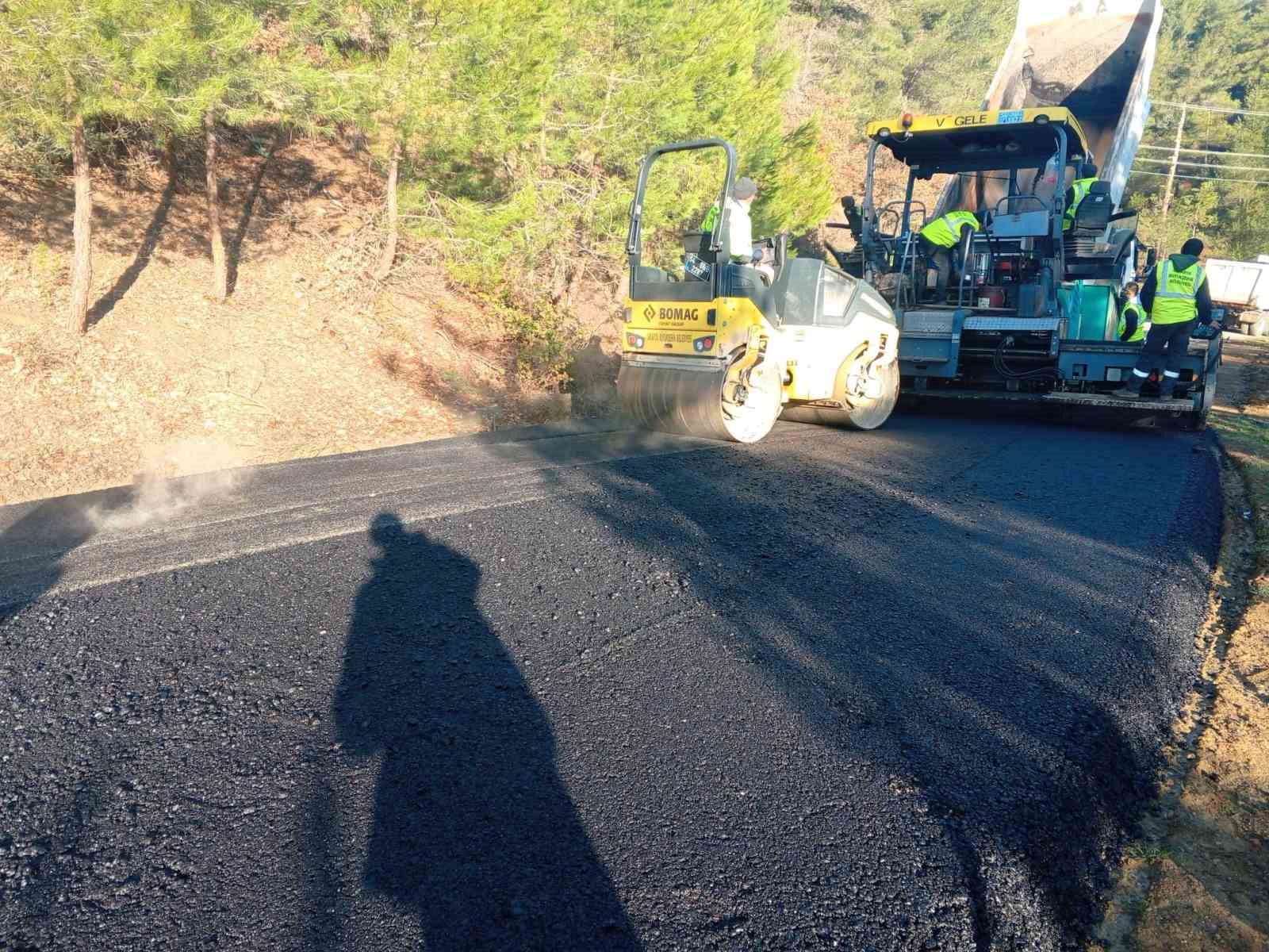 Sakarya’da şehrin en uzak noktasına asfalt atağı
