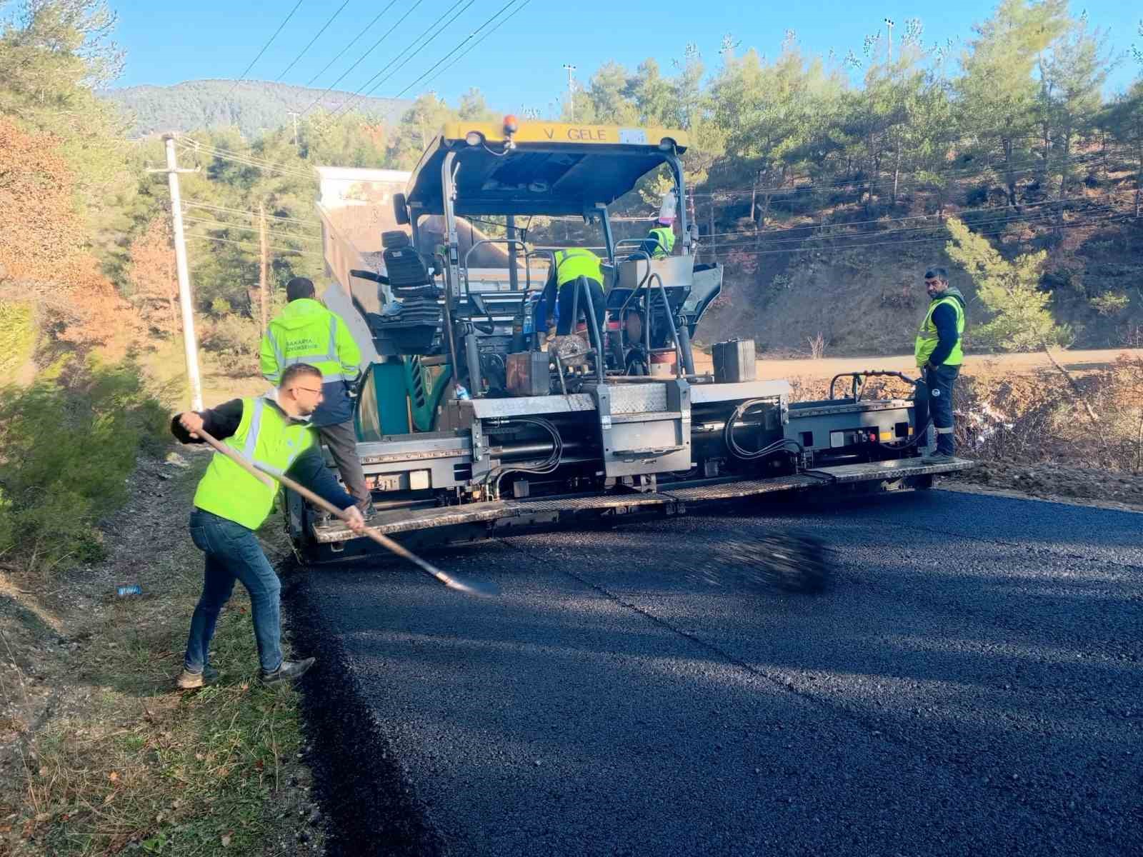 Sakarya’da şehrin en uzak noktasına asfalt atağı
