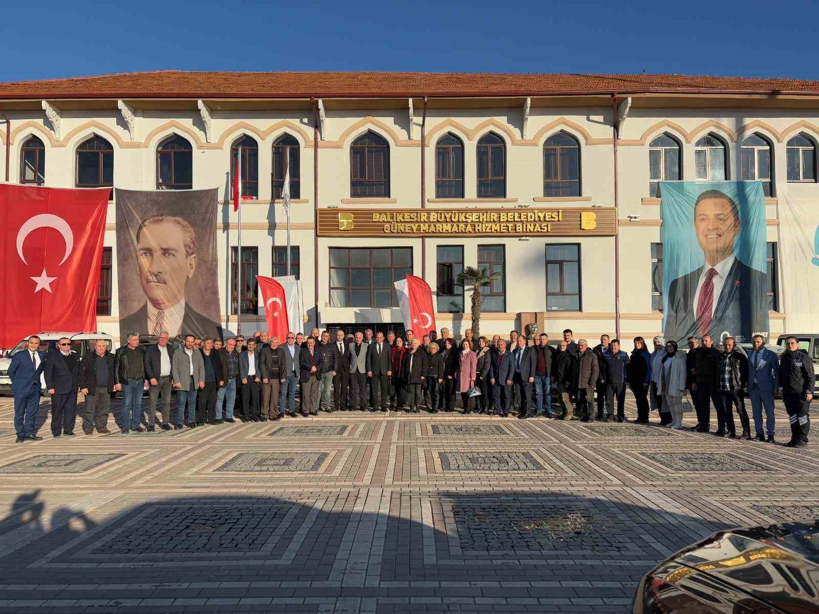 Büyükşehir, Bandırma ve Gönen’de muhtarları dinledi
