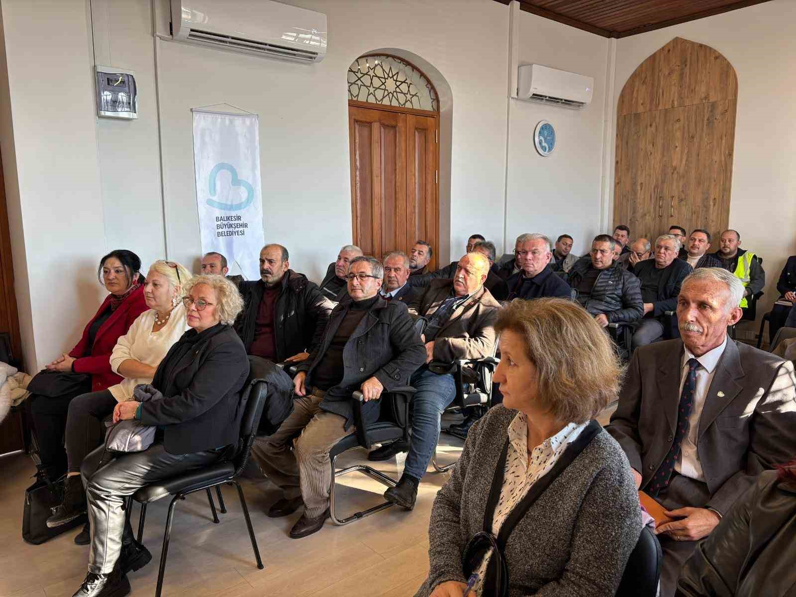 Büyükşehir, Bandırma ve Gönen’de muhtarları dinledi
