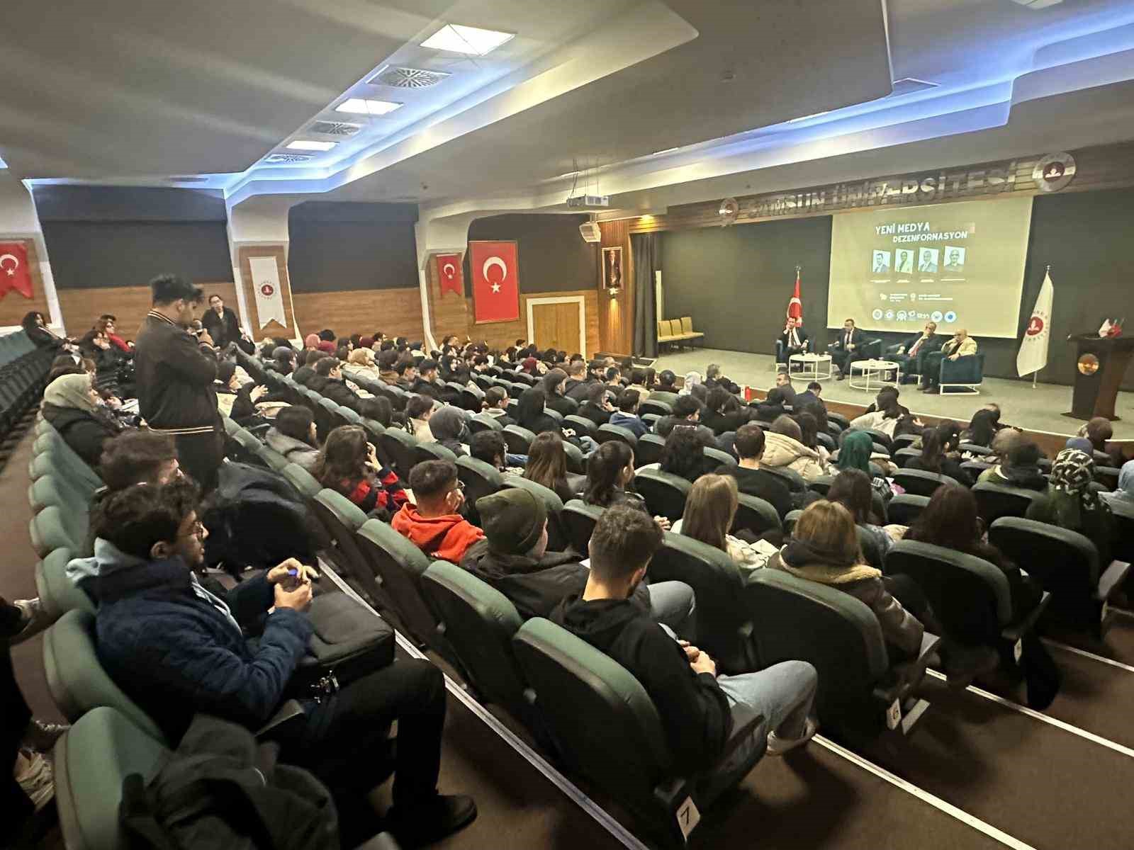 Öğrencilere ‘dezenformasyon’ konferansı
