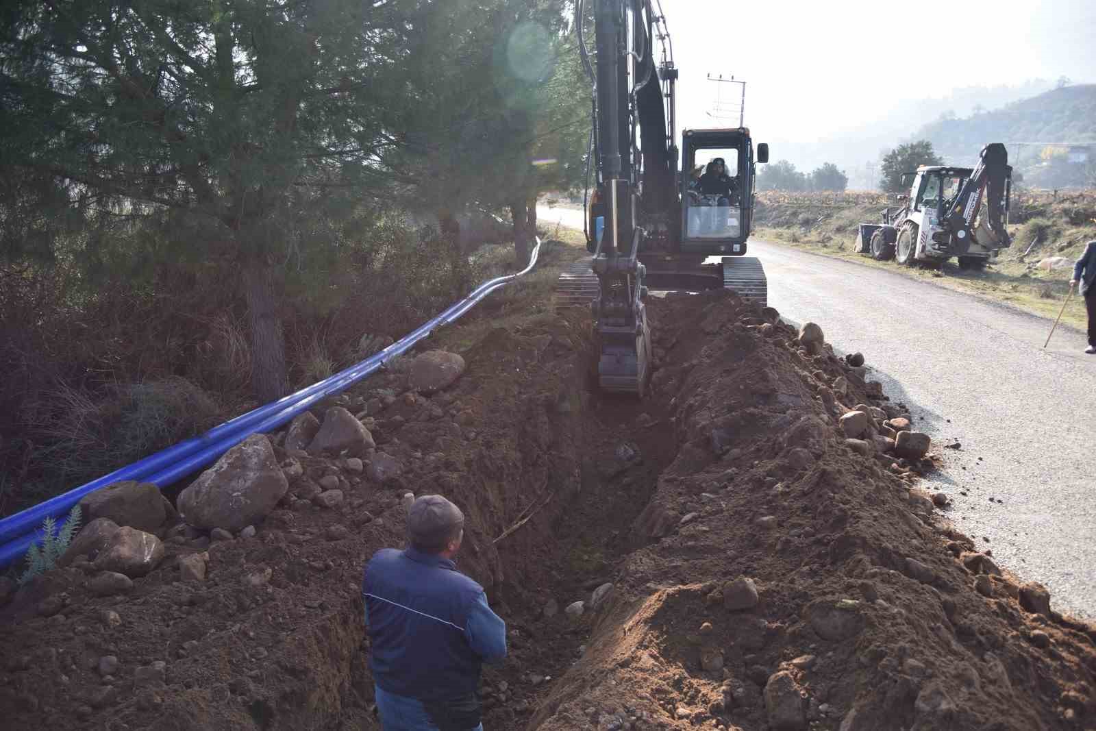 Manisa’da iki mahallenin taşıma su çilesi sona eriyor
