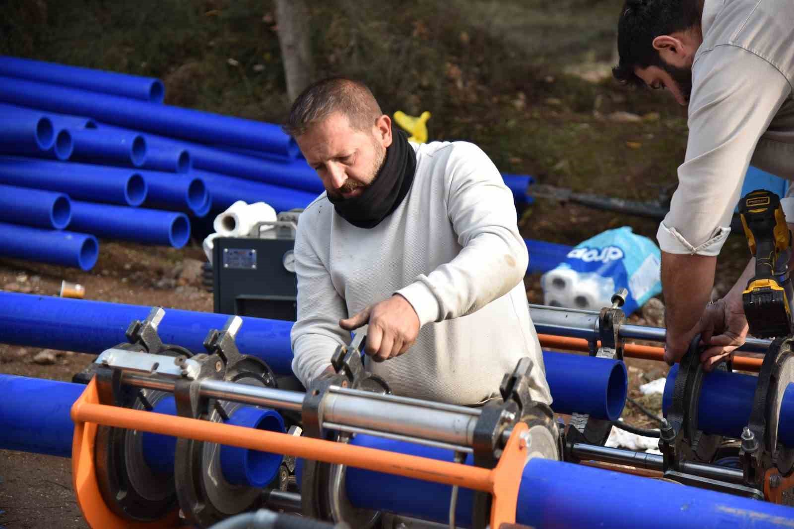 Manisa’da iki mahallenin taşıma su çilesi sona eriyor
