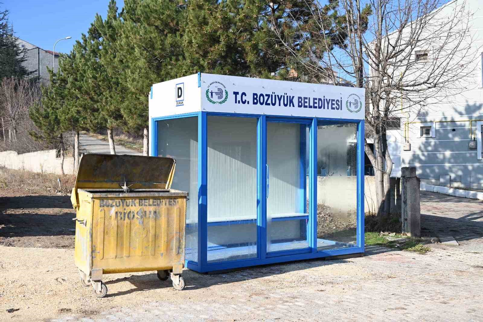 Bozüyük’te kapalı duraklar birer birer yerlerini alıyor
