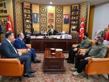 MHP Genel Başkanı Bahçeli, Suriye’den gelen heyeti kabul etti
