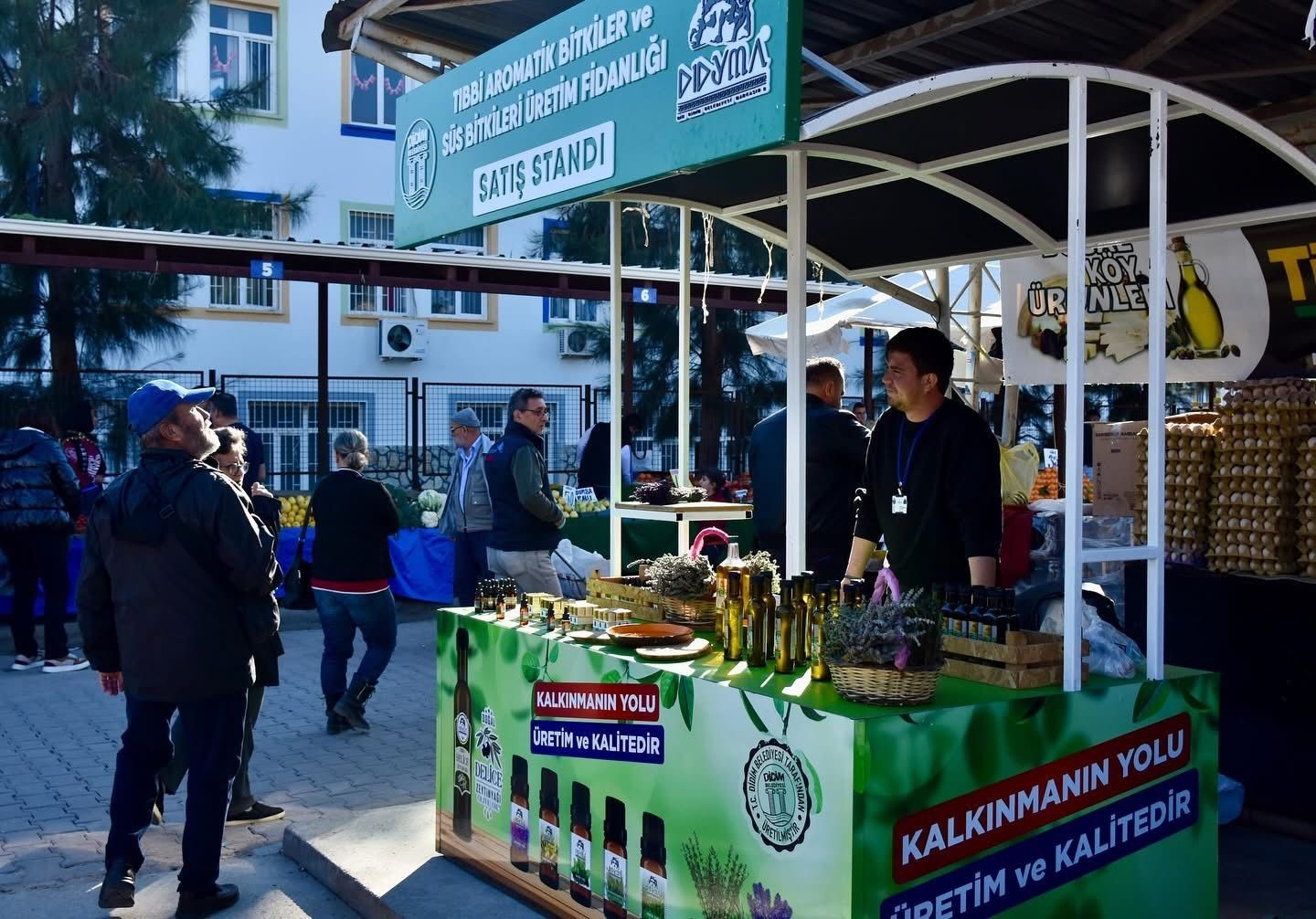 Didim Belediyesi’nin ürünleri semt pazarında vatandaşlarla buluşuyor
