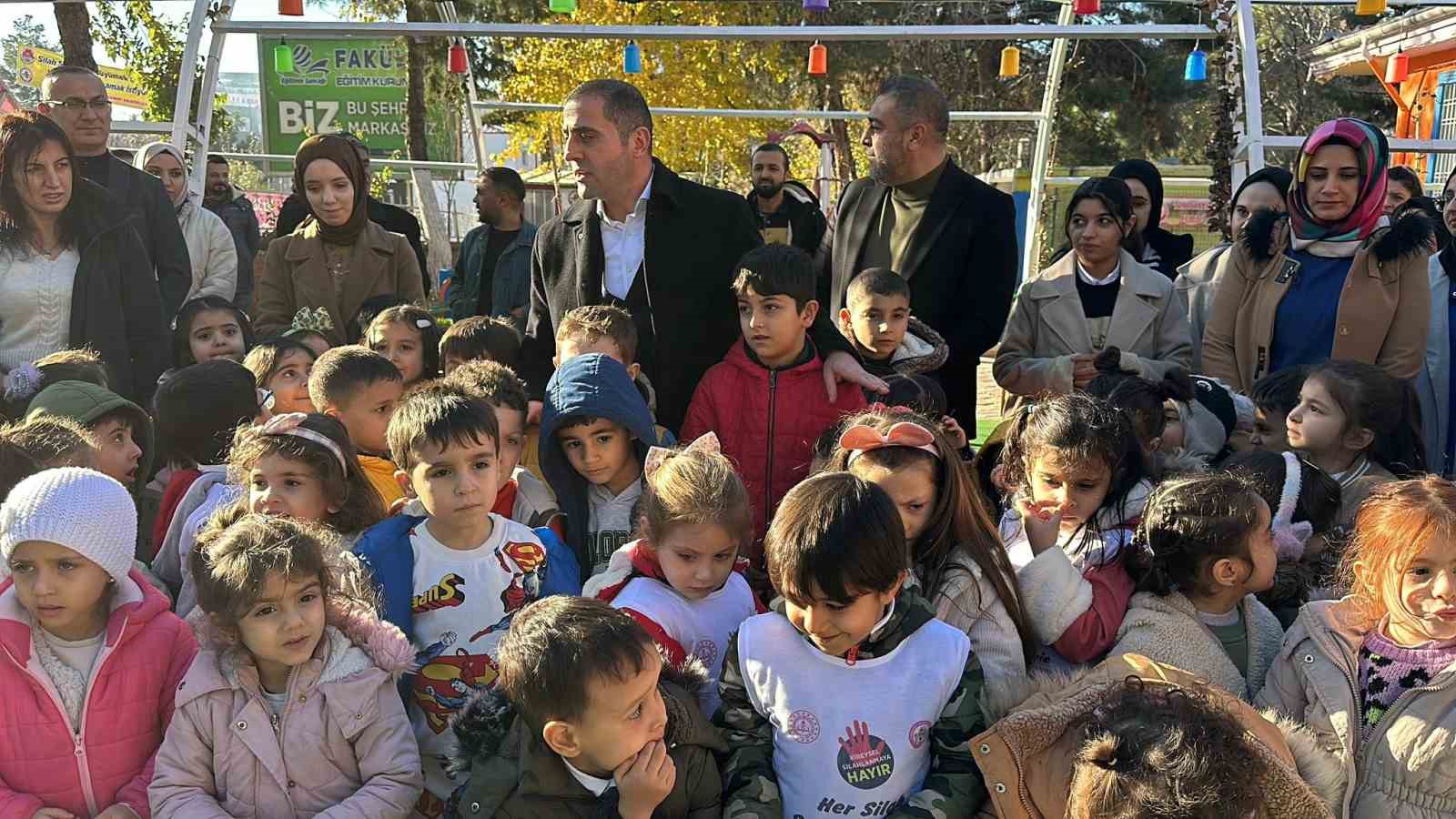 Siverek’te minik öğrencilerden büyüklere mesaj ’yılbaşında silah sıkmaya hayır’
