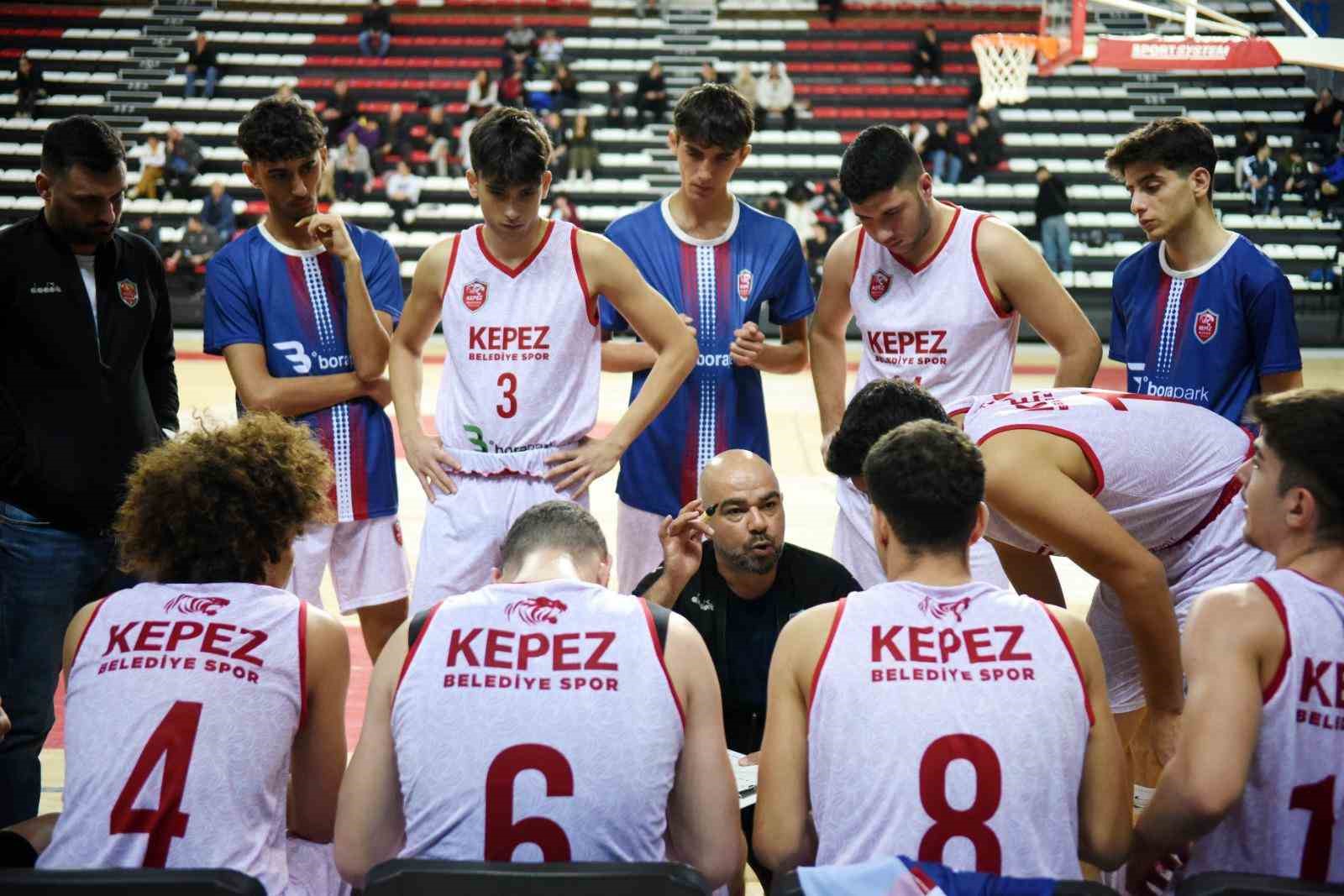 Kepez’in genç basketçileri yarı finalde
