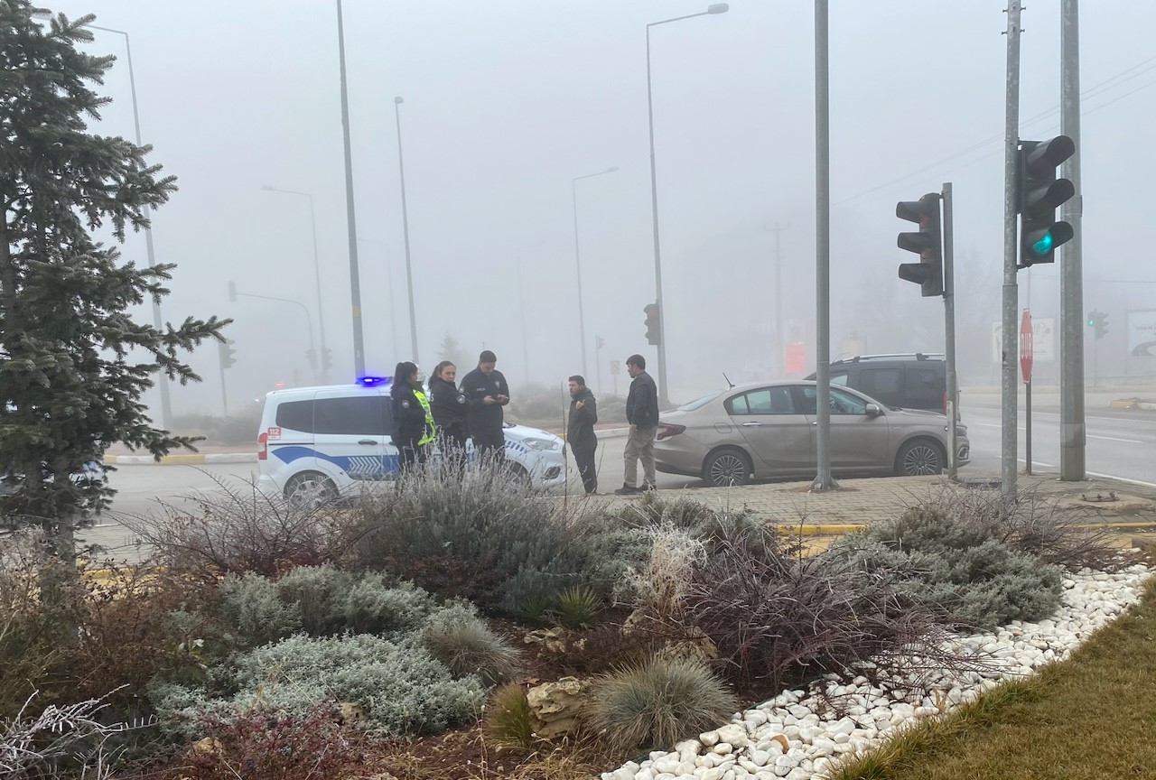 Kulu’da yoğun sis zincirleme kazaya neden oldu: 1 yaralı
