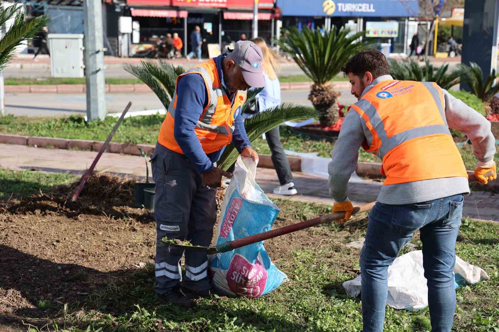 Antalya yaz kış rengarenk
