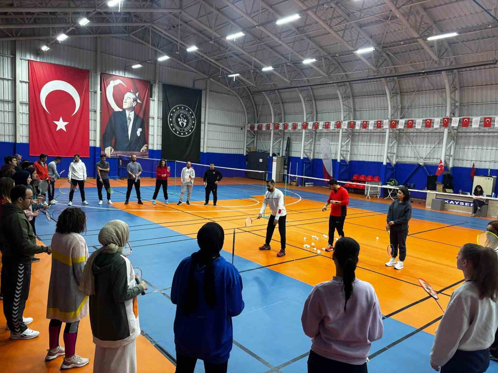 Badminton 1. Kademe Temel Antrenör Kursu Kayseri’de yapılıyor
