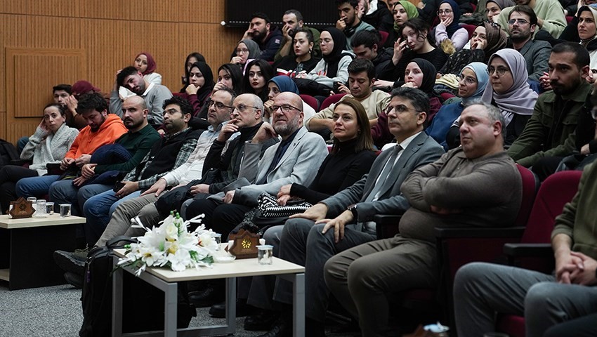 ETÜ’de evrenin doğumu ve ölümü konuşuldu
