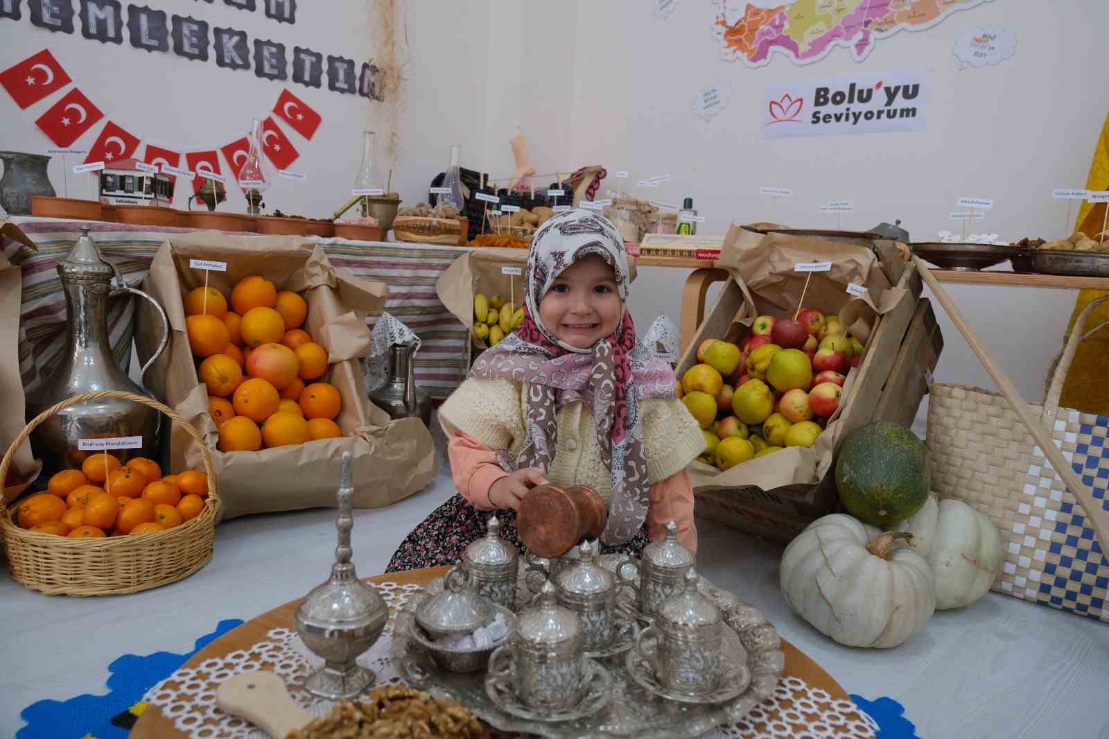 Minikler kolları sıvadı, yerli malı haftasında tezgahın başına geçti
