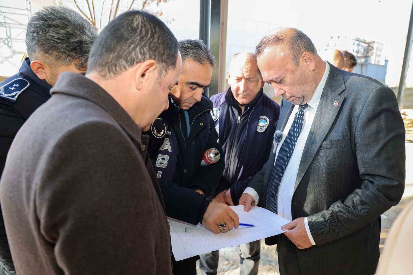 Uşak Belediyesi kent genelinde farklı noktalarda çalışmalarını sürdürüyor
