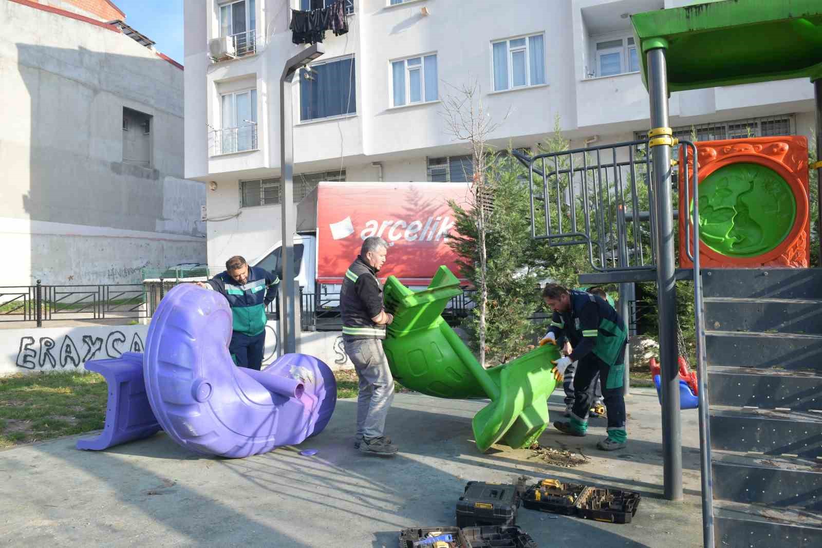 Esenyurt Belediyesi’nden yakılan Maral Parkı’na hızlı müdahale
