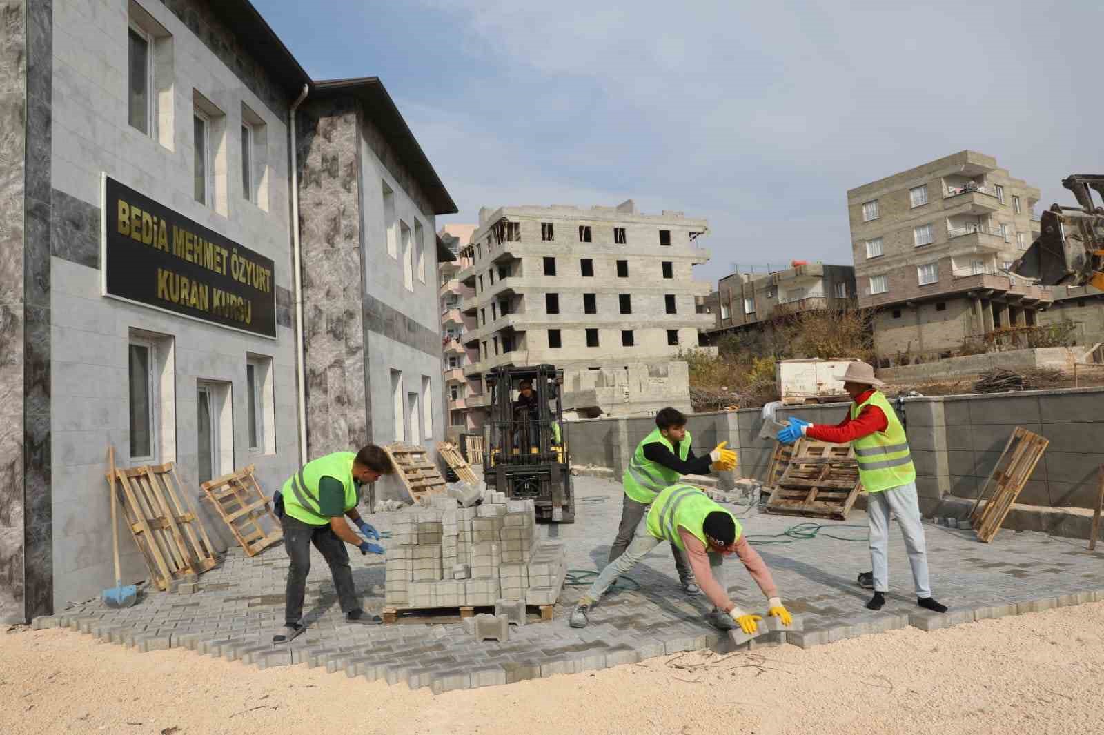 Nizip Belediyesi’nin merkez ve kırsaldaki çalışmaları devam ediyor
